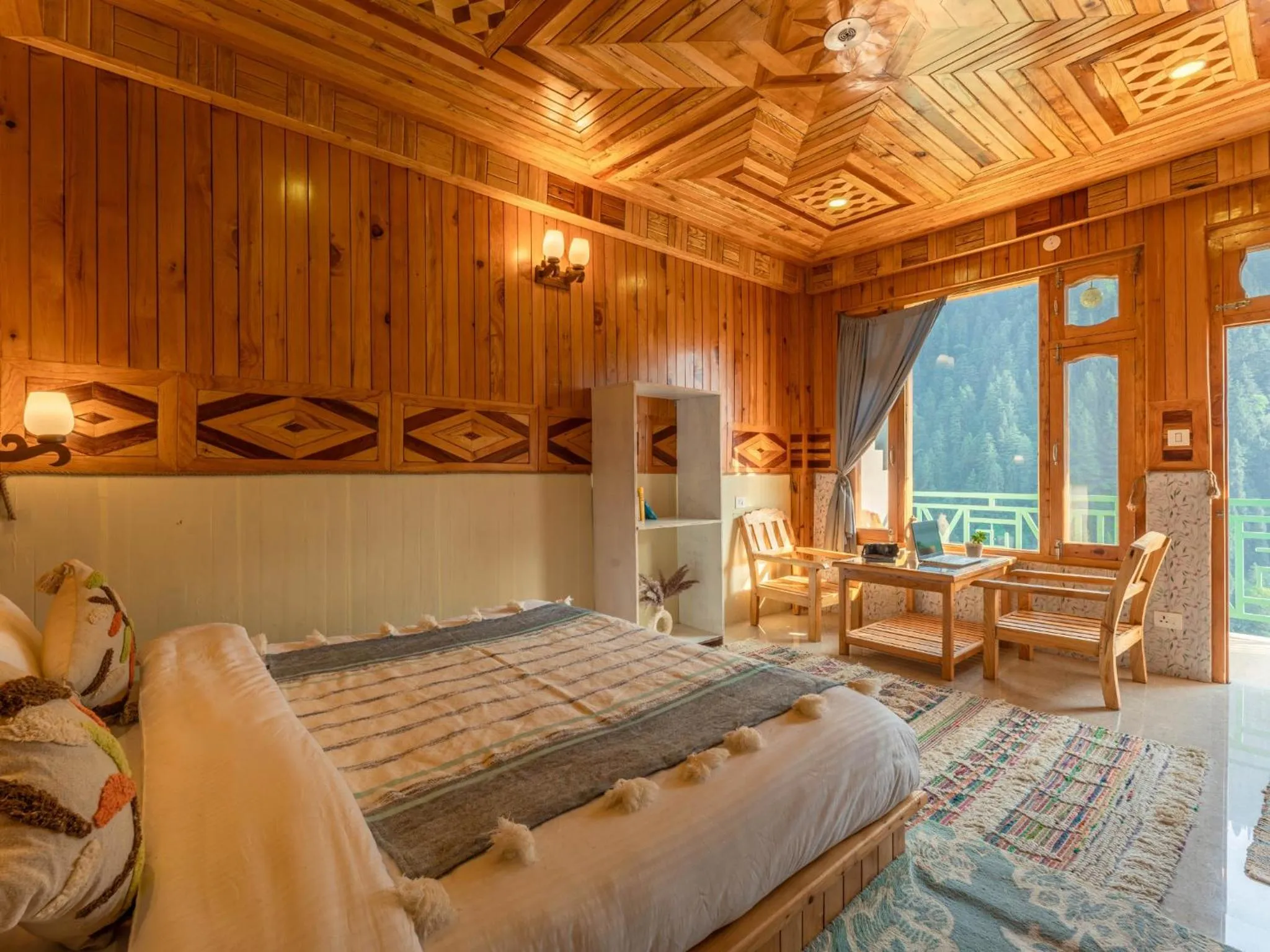 Bed in Moustache Shoja, Jibhi