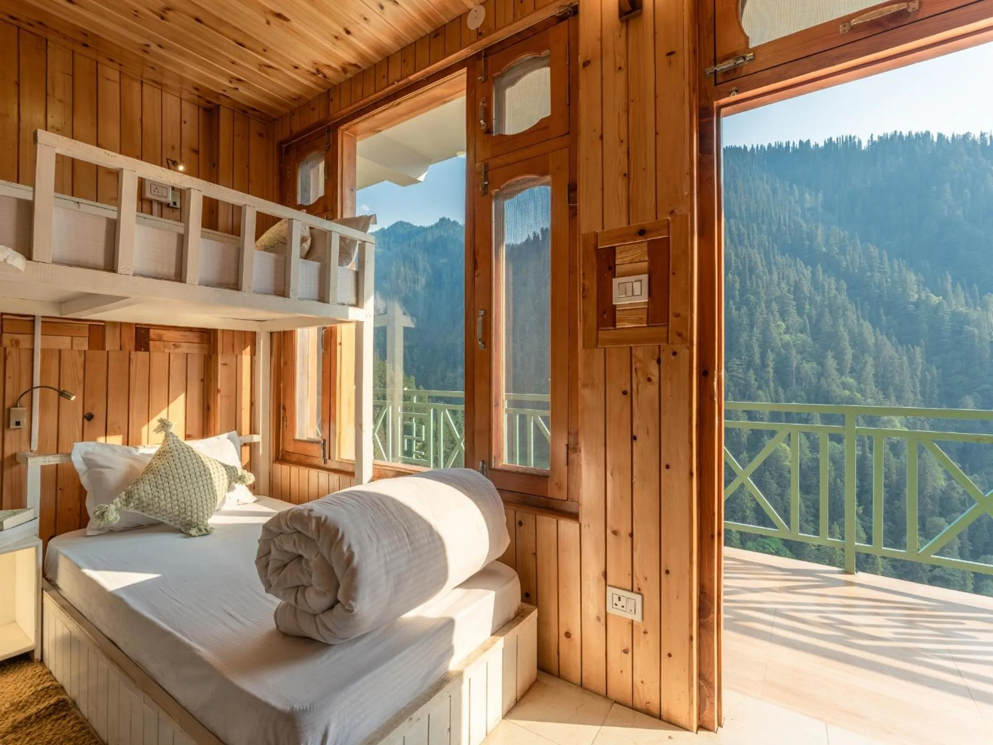 Bed in Moustache Shoja, Jibhi