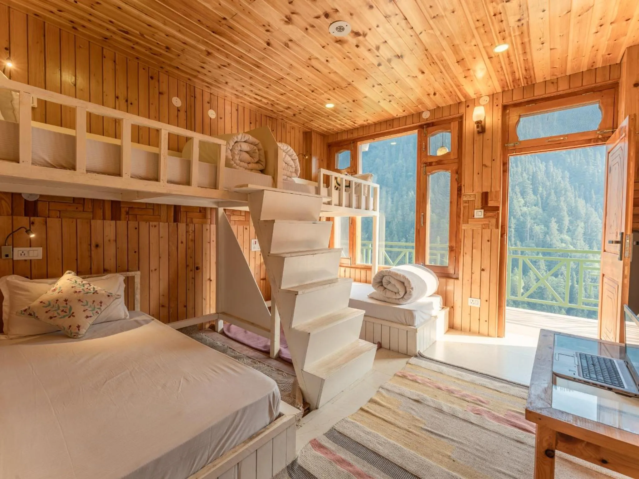 Bed in Moustache Shoja, Jibhi