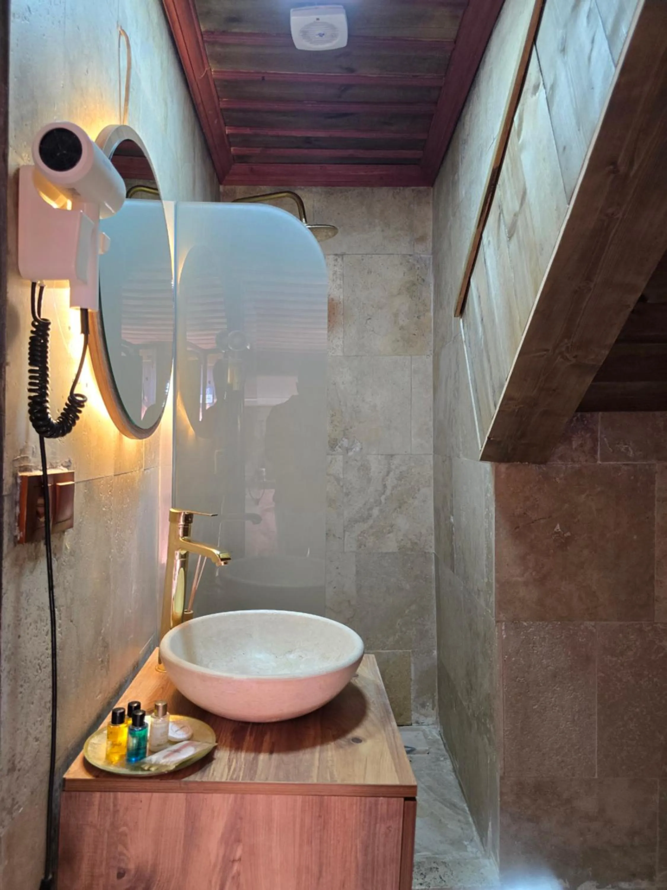 Bathroom in Almula Cave