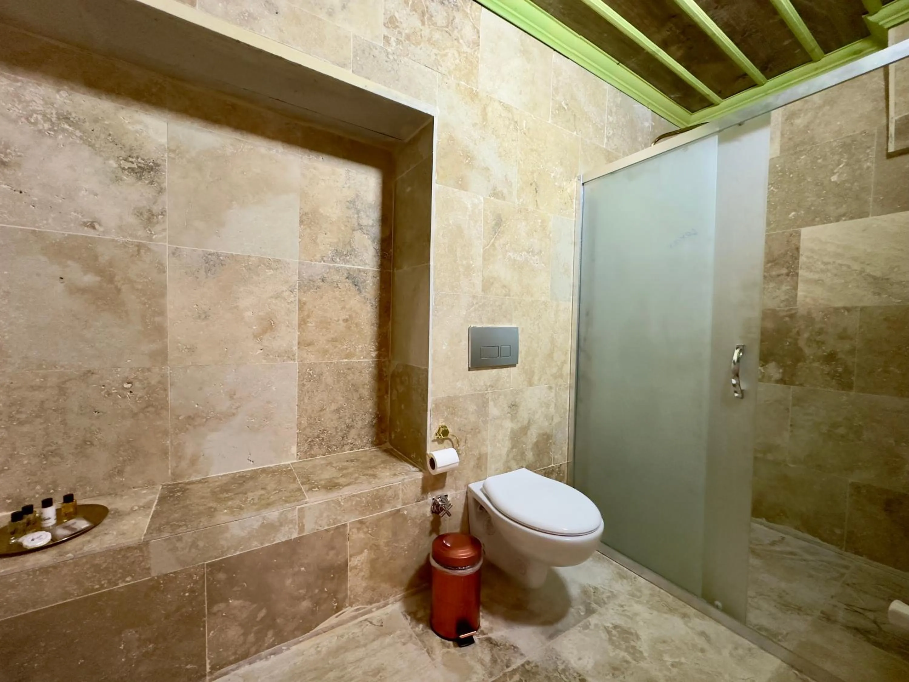 Shower in Almula Cave