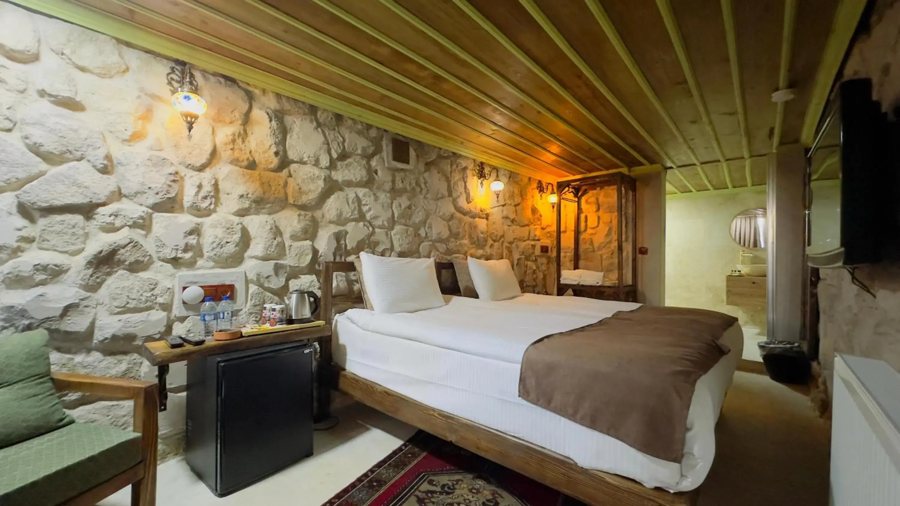 Budget Twin Room in Almula Cave Budget Twin Room in Almula Cave