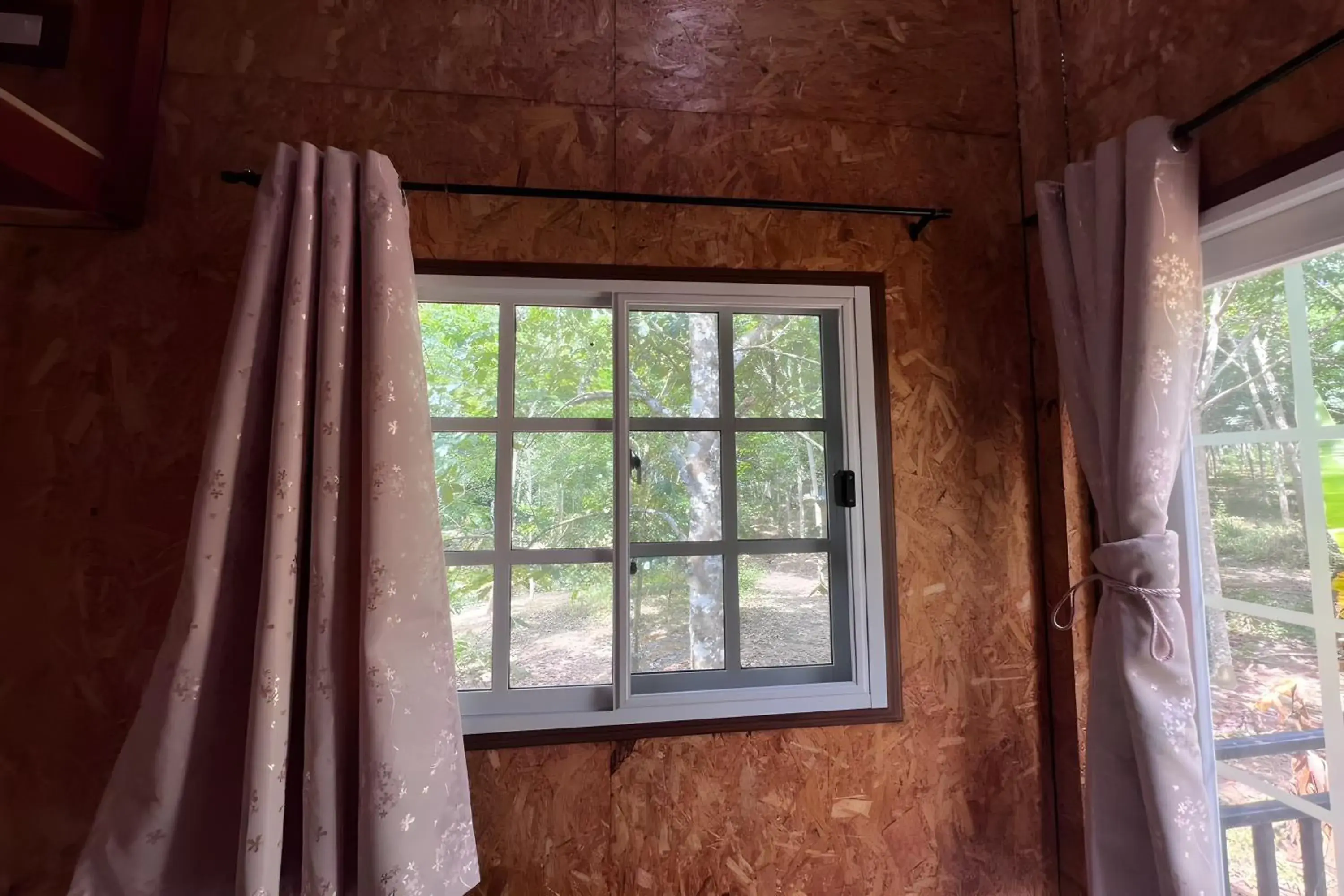 Property building in Rat Min House Property building in Rat Min House