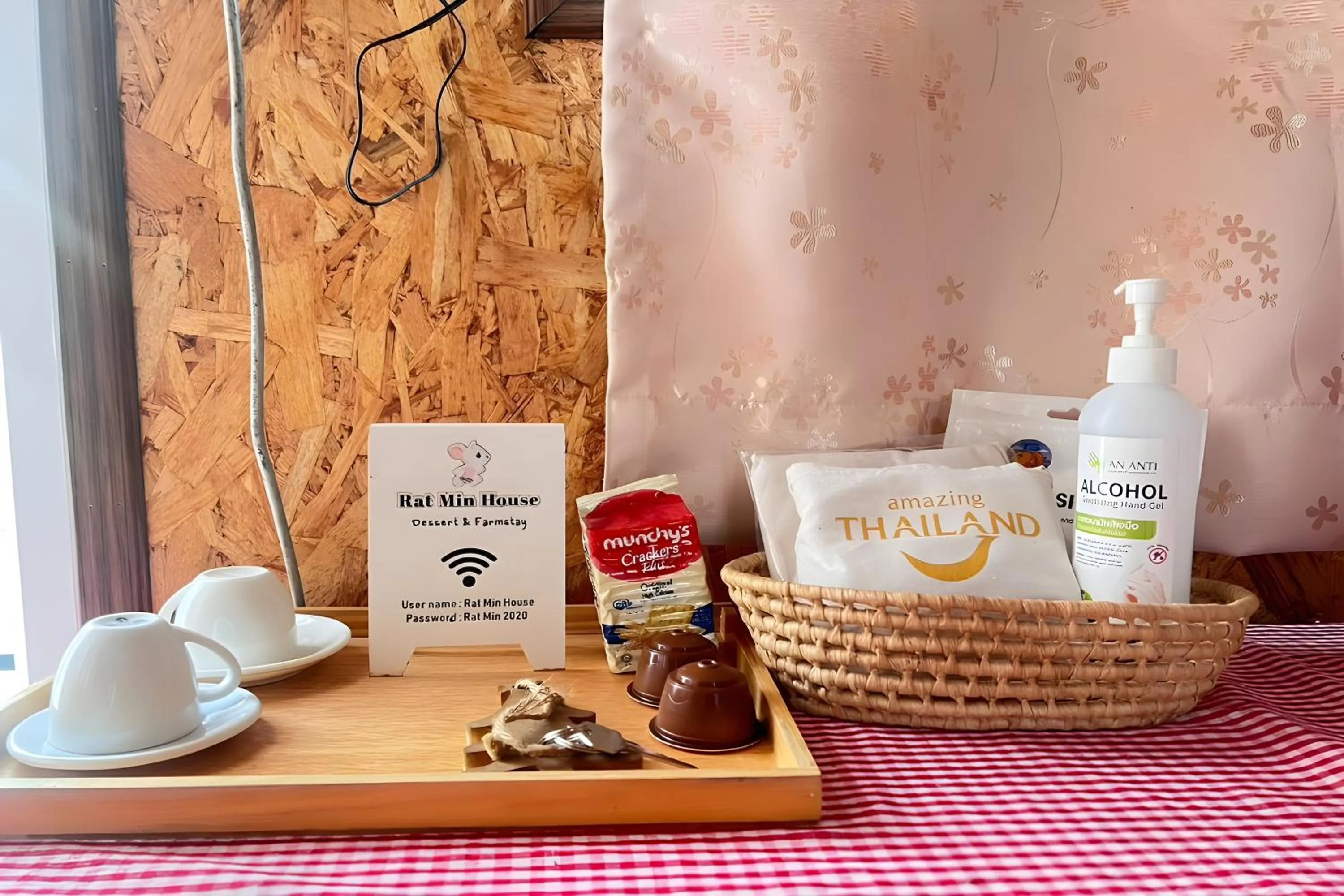 Coffee/tea facilities in Rat Min House