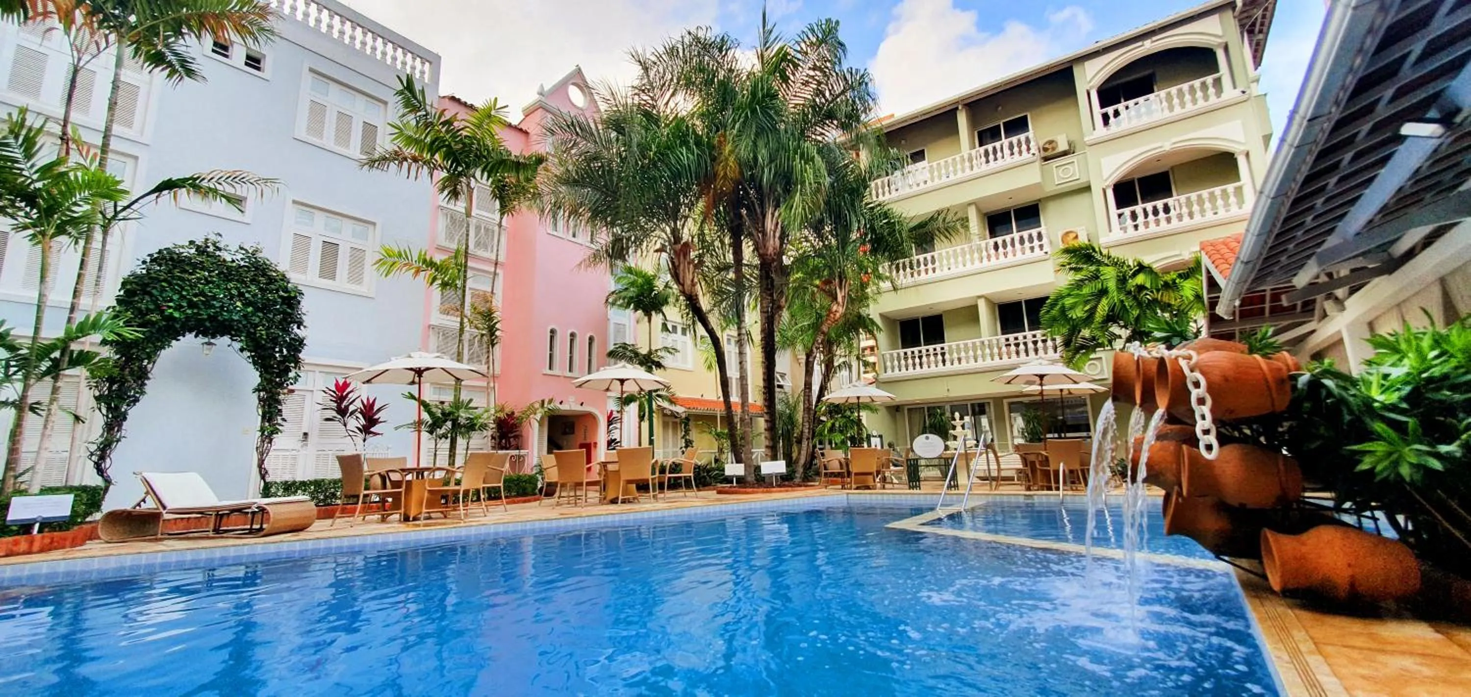 Property building in Hotel Villa Mayor Charme