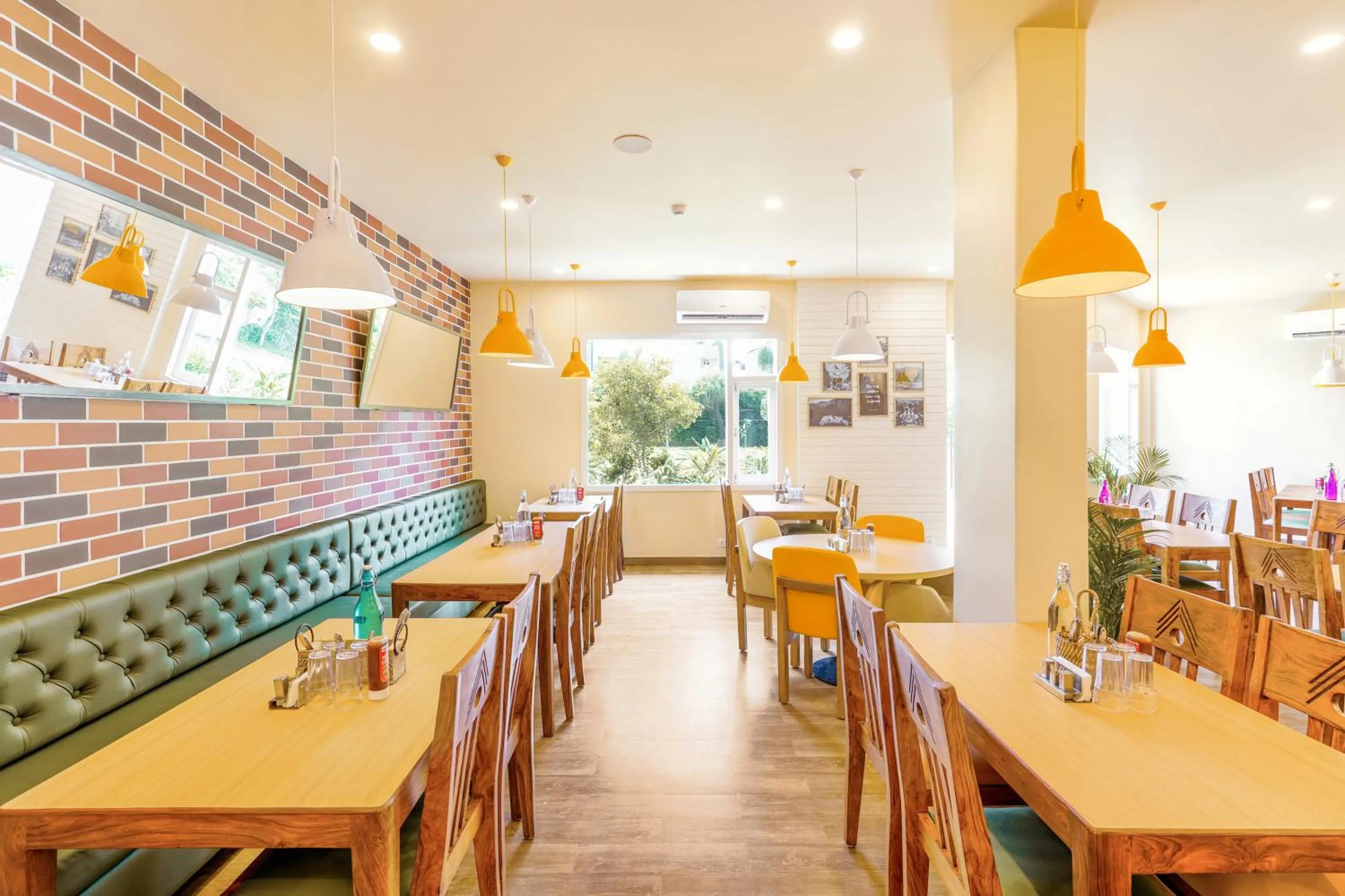 Restaurant/places to eat in Bloom Hotel - Katra