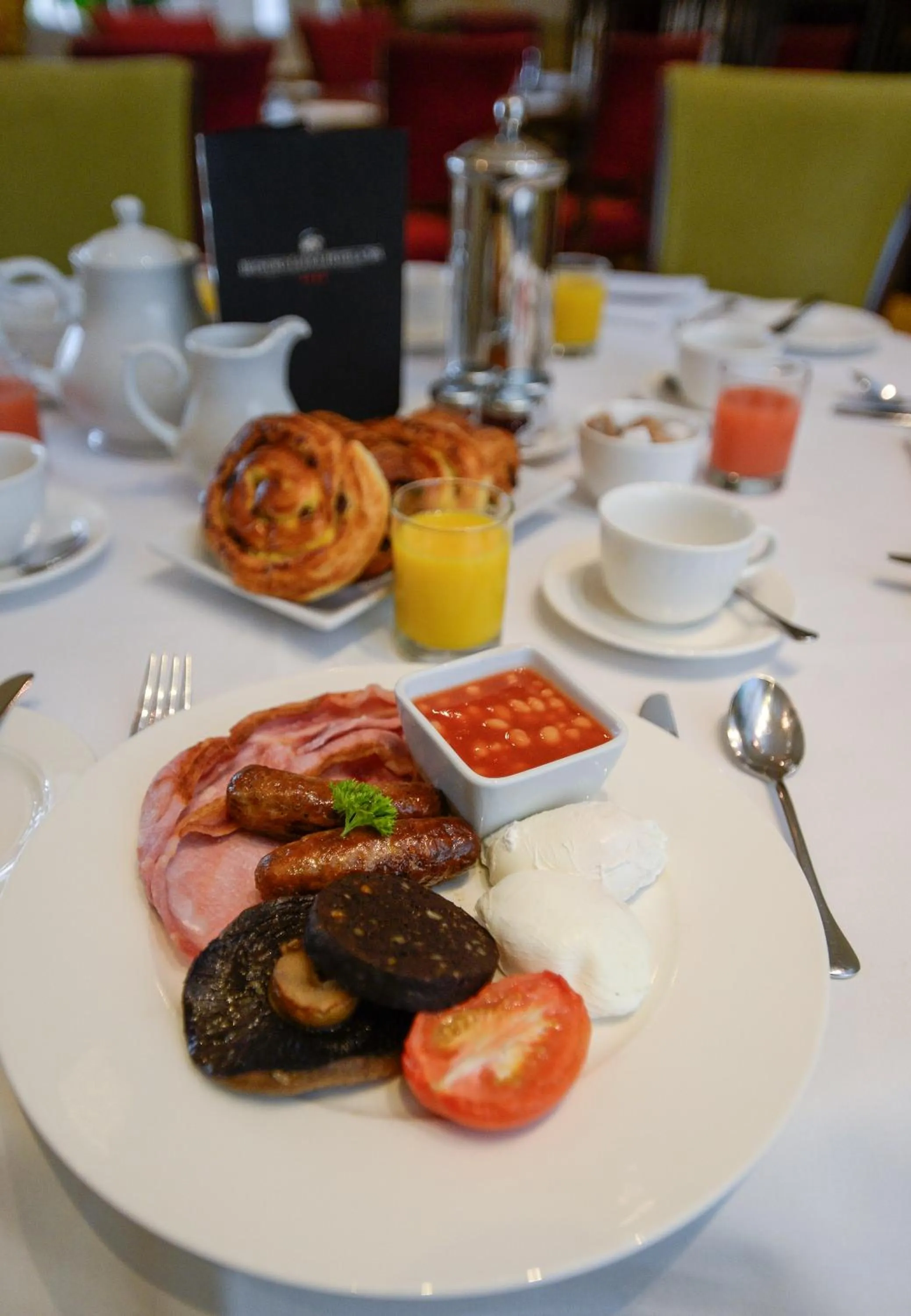 English/Irish breakfast in Bedford Lodge Hotel & Spa