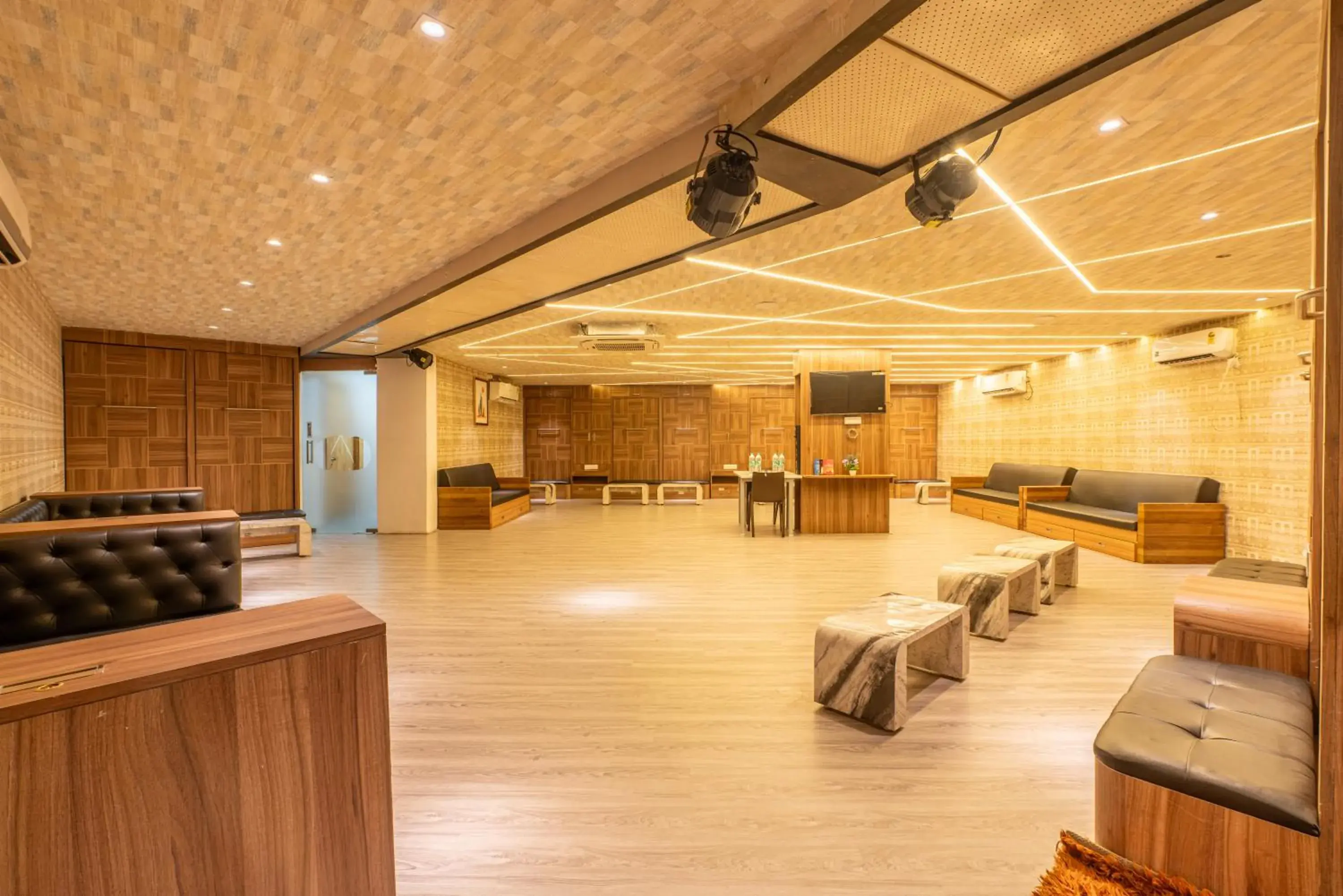 TV and multimedia in Seasons Suites Koramangala TV and multimedia in Seasons Suites Koramangala