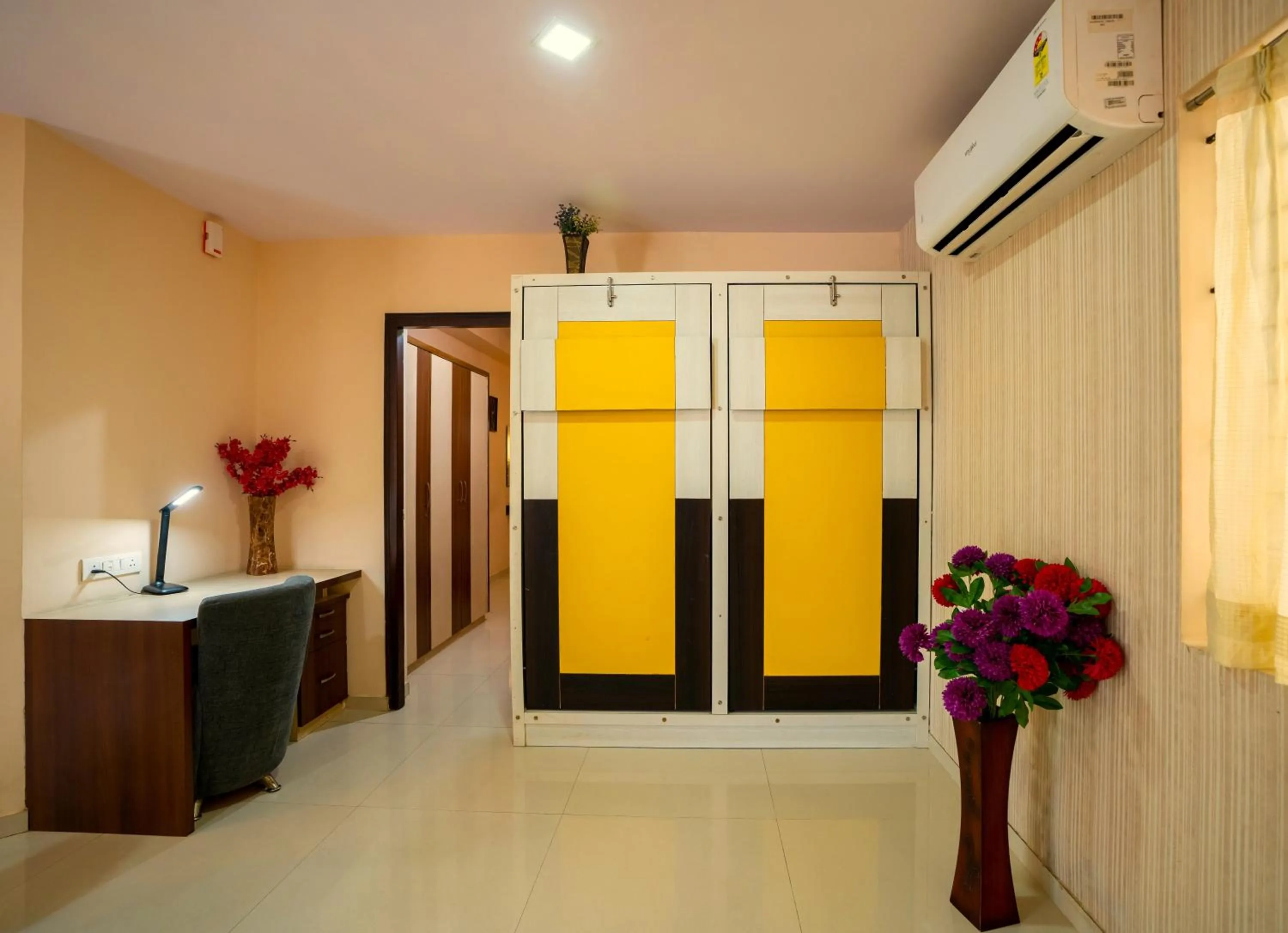 wardrobe in Seasons Suites Koramangala