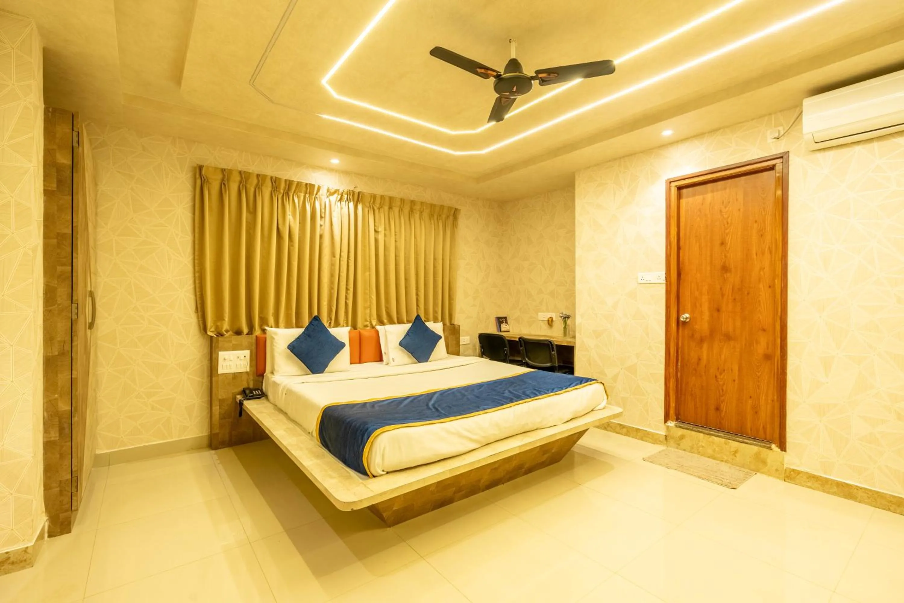 Bed in Seasons Suites Koramangala