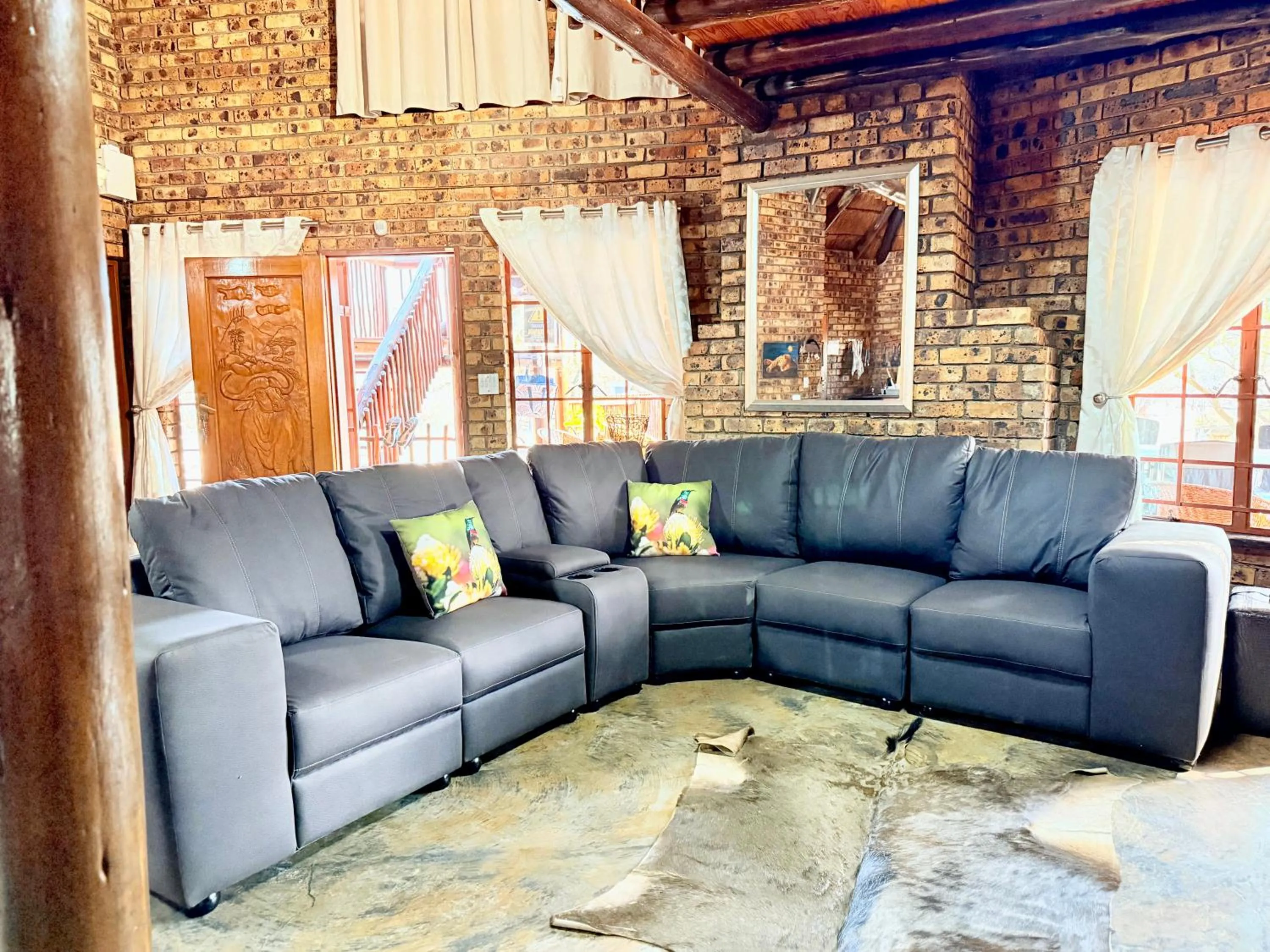 Living room in Zaganaga Kruger Lodge