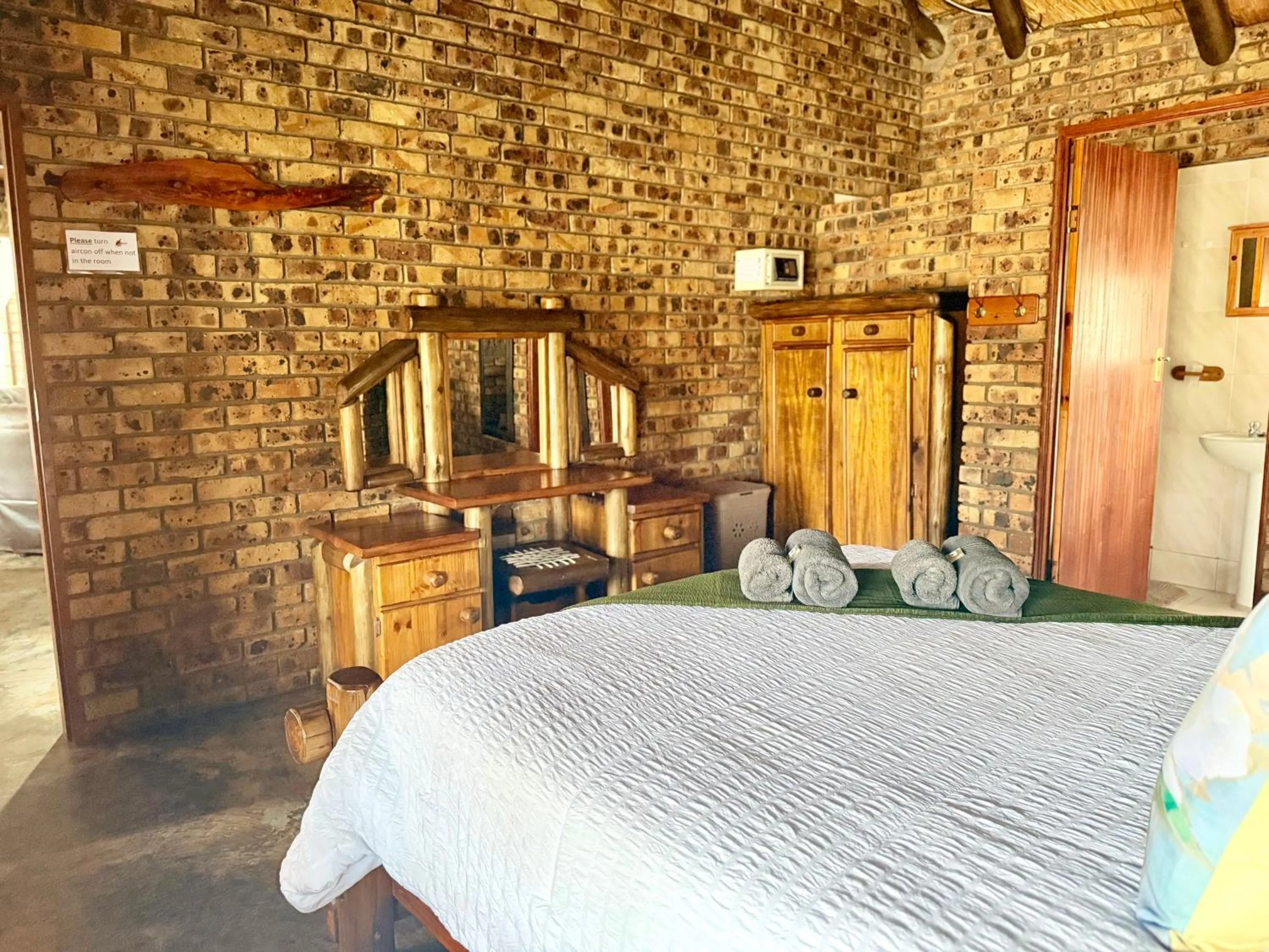 Bed in Zaganaga Kruger Lodge
