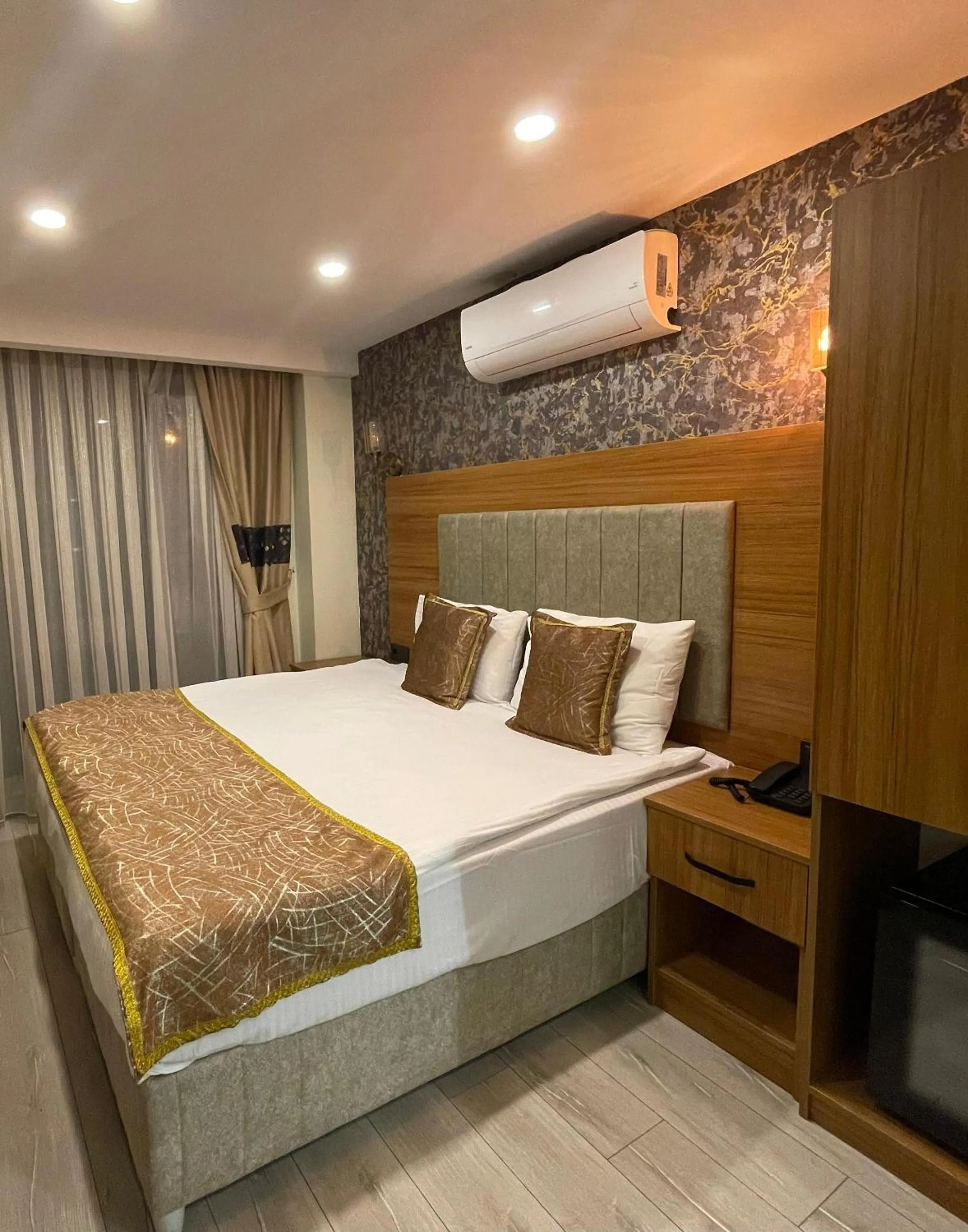 Bed in Golden Lux Hotel Antalya