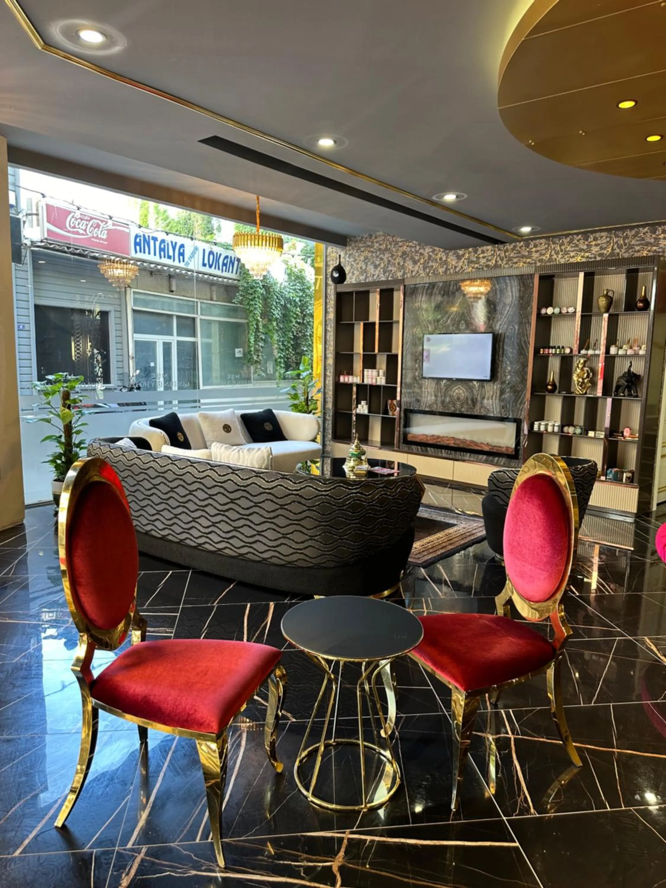 Seating area in Golden Lux Hotel Antalya