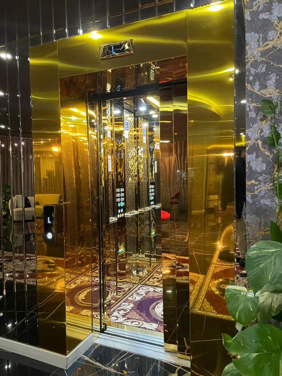 elevator in Golden Lux Hotel Antalya