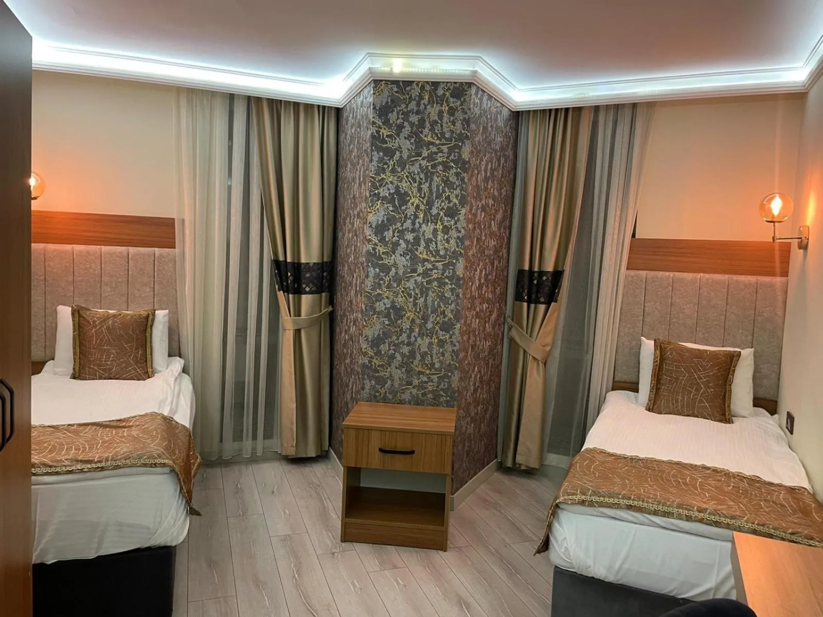 Bed in Golden Lux Hotel Antalya