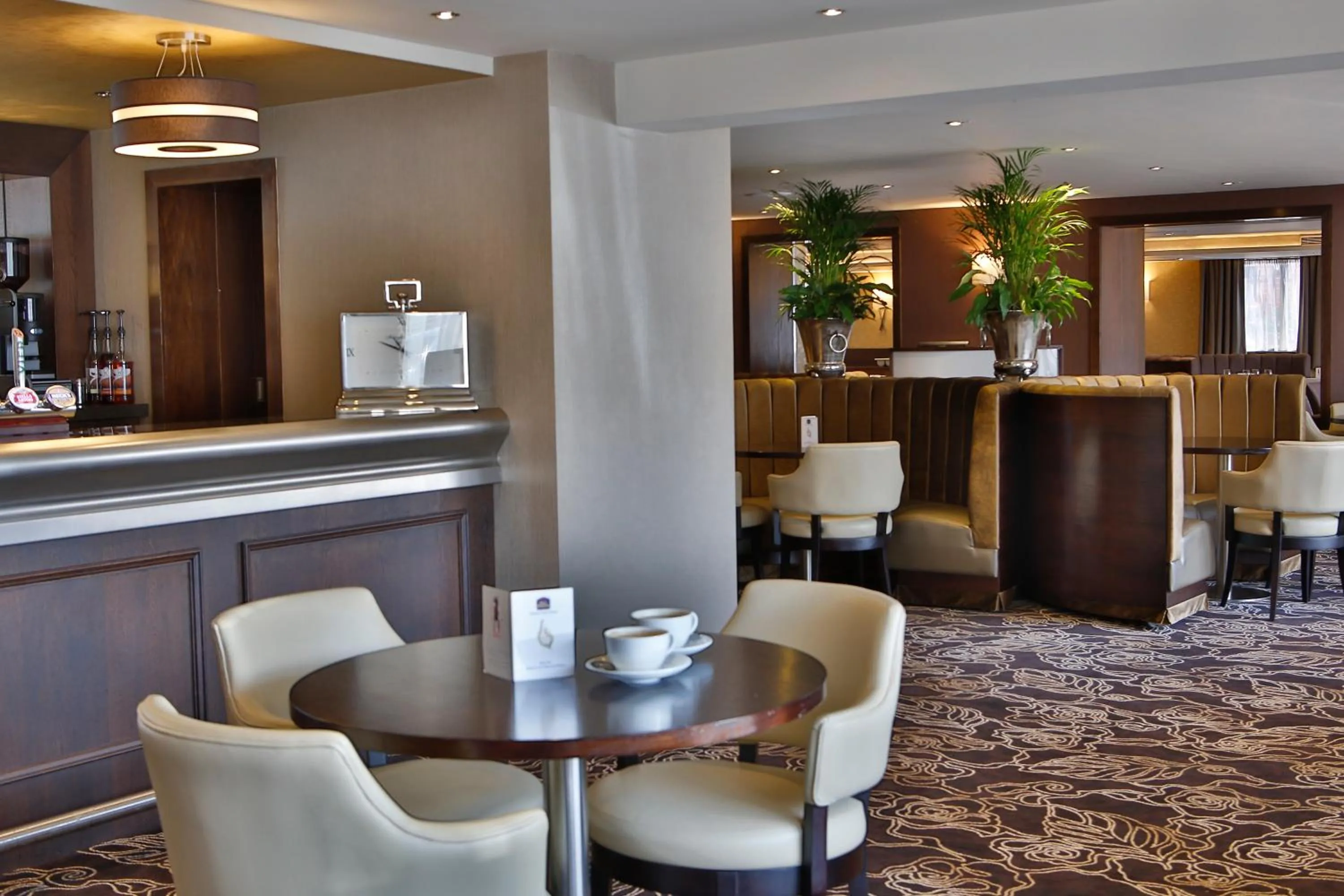 Lounge or bar in Best Western Heath Court Hotel