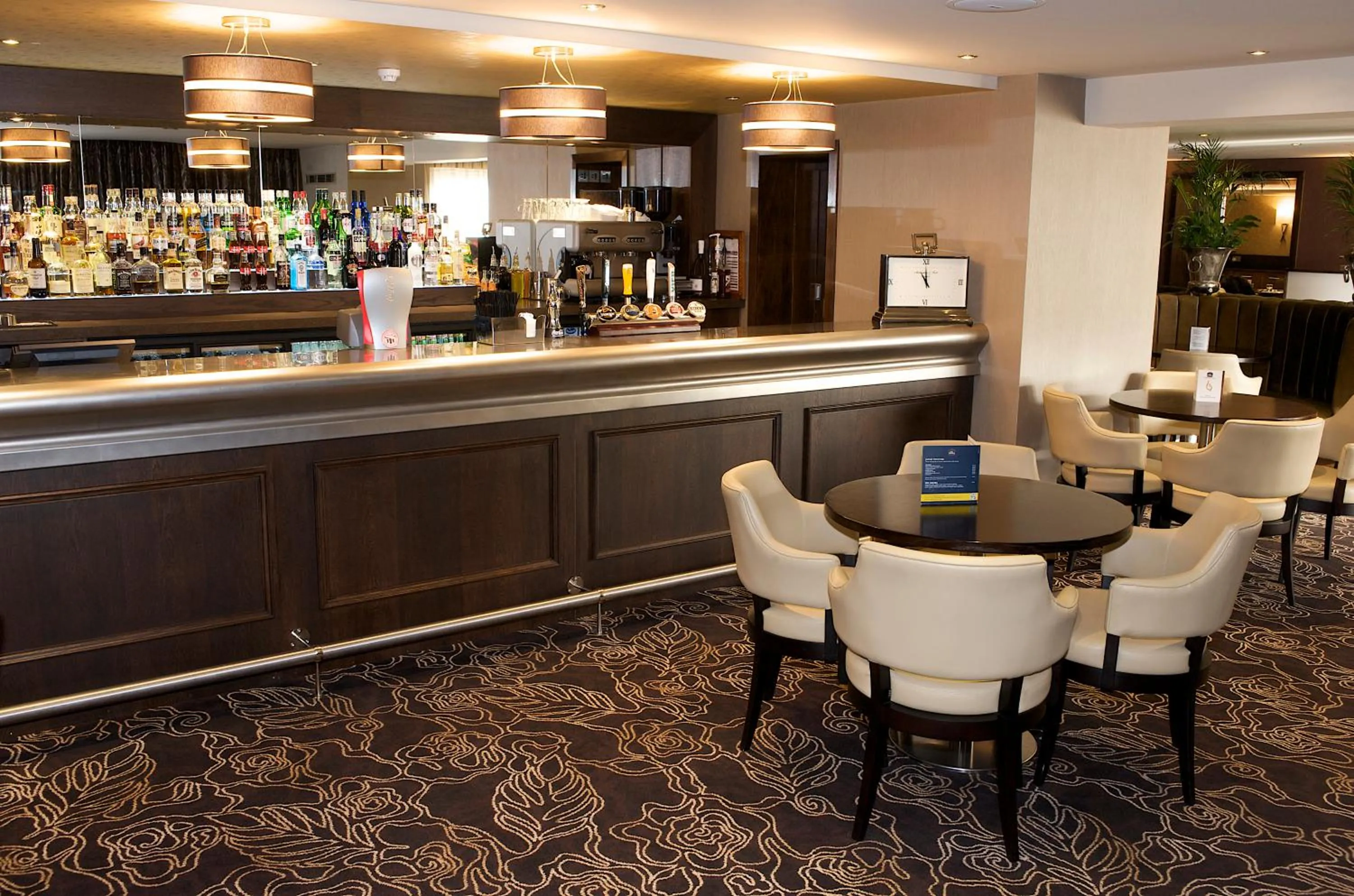 Lounge or bar in Best Western Heath Court Hotel