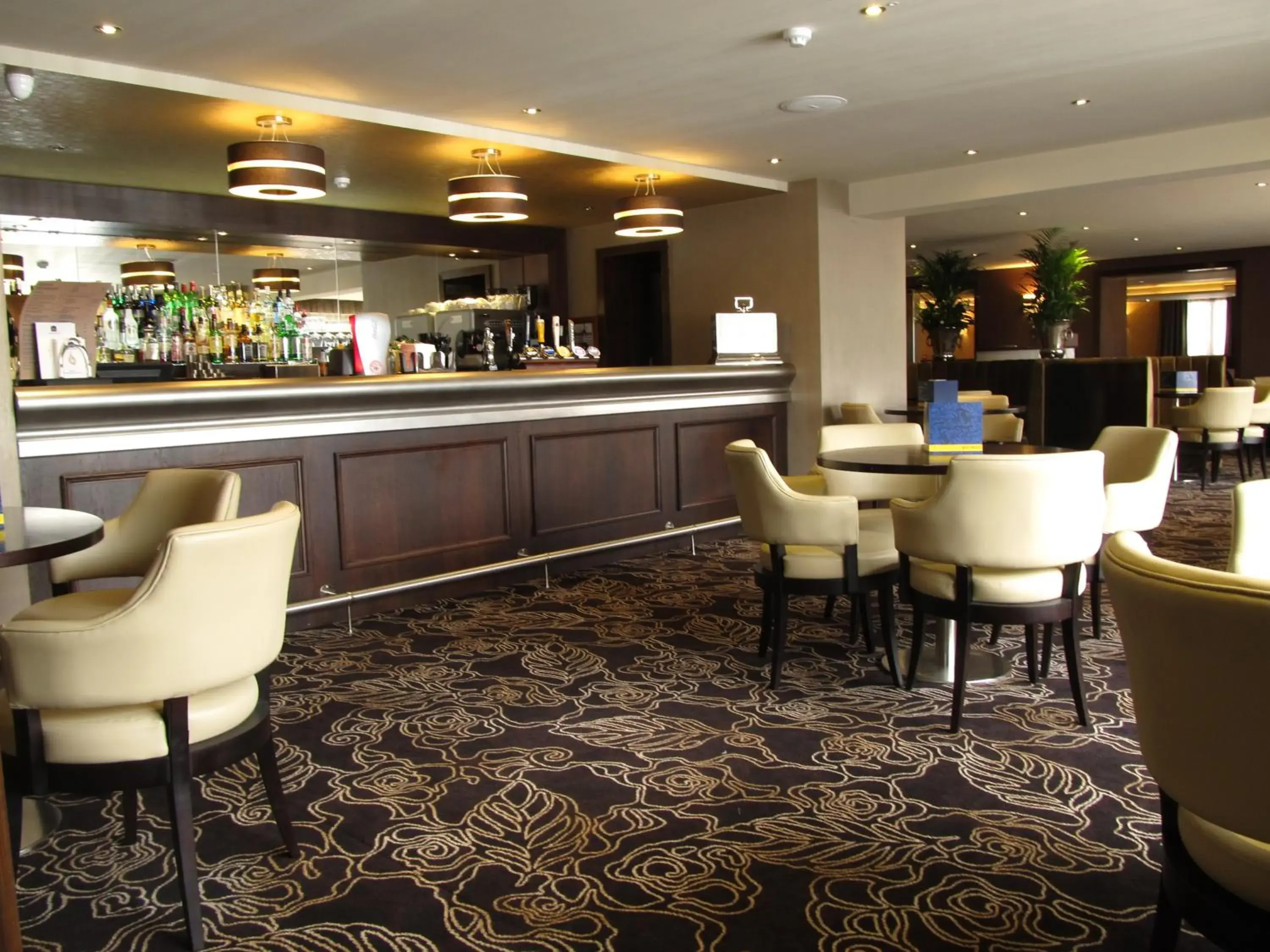 Lounge or bar in Best Western Heath Court Hotel Lounge or bar in Best Western Heath Court Hotel