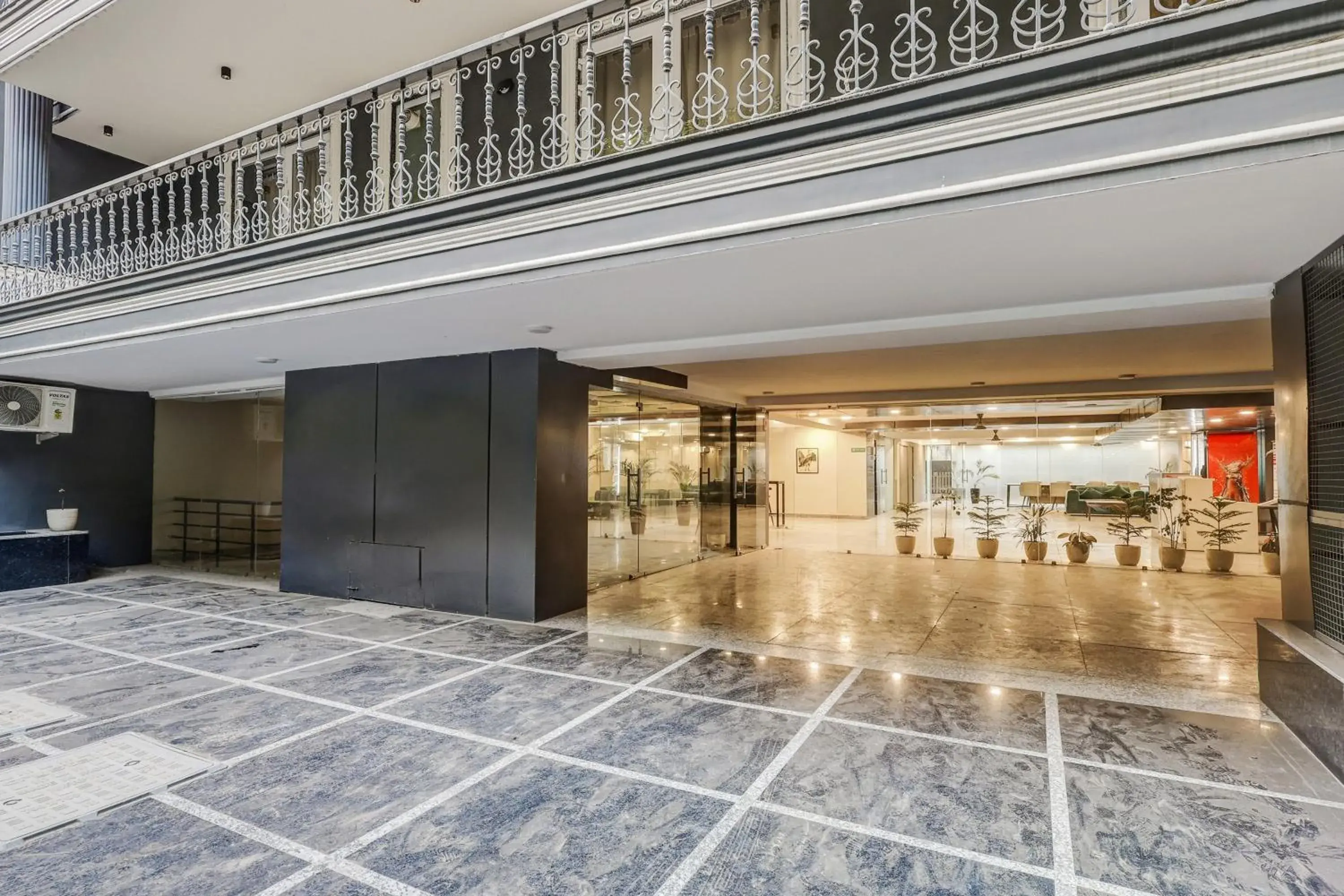 Facade/entrance in Super Townhouse Oak Udyog Vihar Facade/entrance in Super Townhouse Oak Udyog Vihar