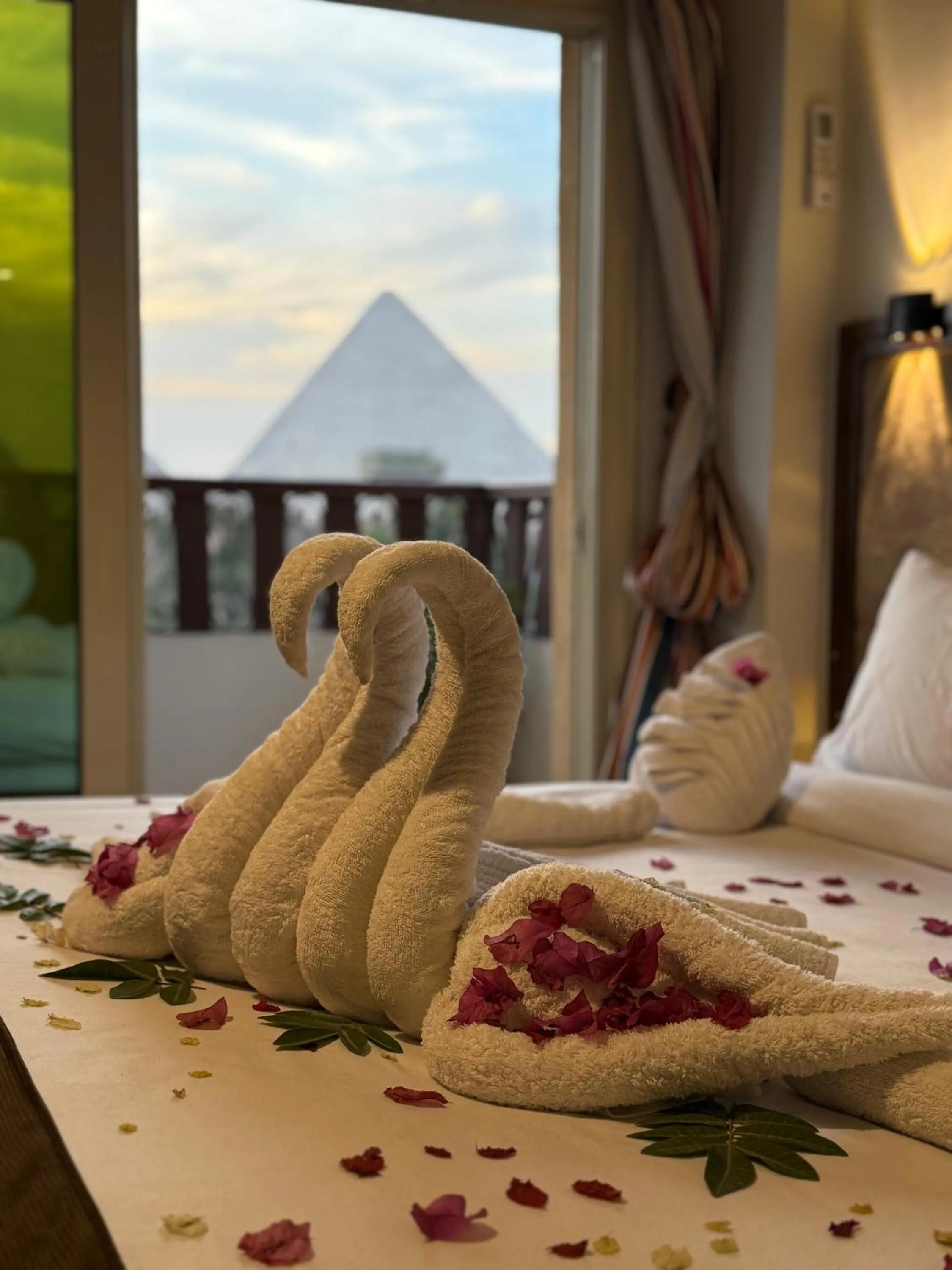Photo of the whole room, Bed in Flower Pyramids Inn