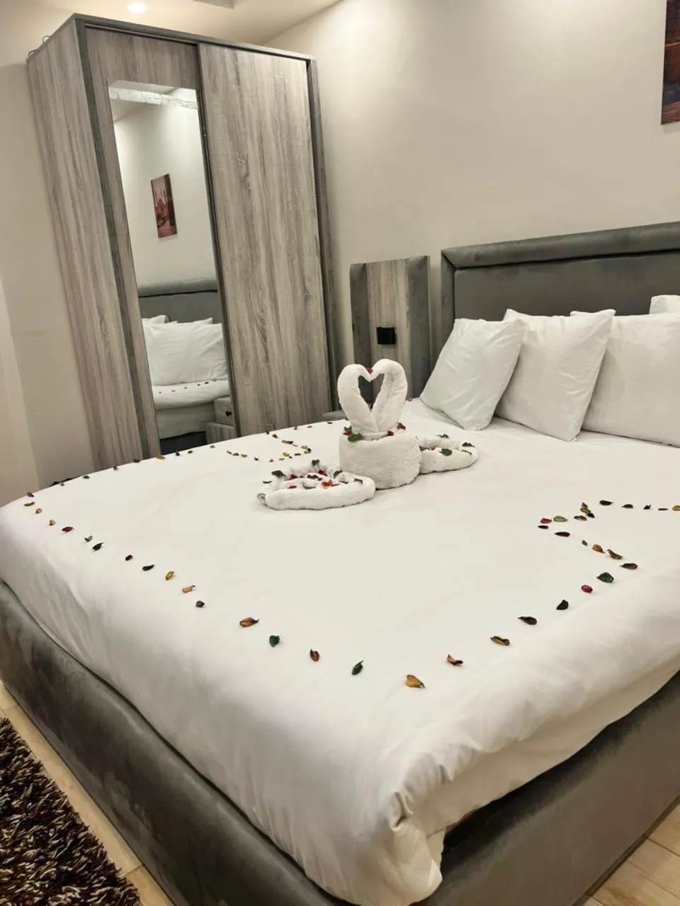 Economy Single Room in Flower Pyramids Inn