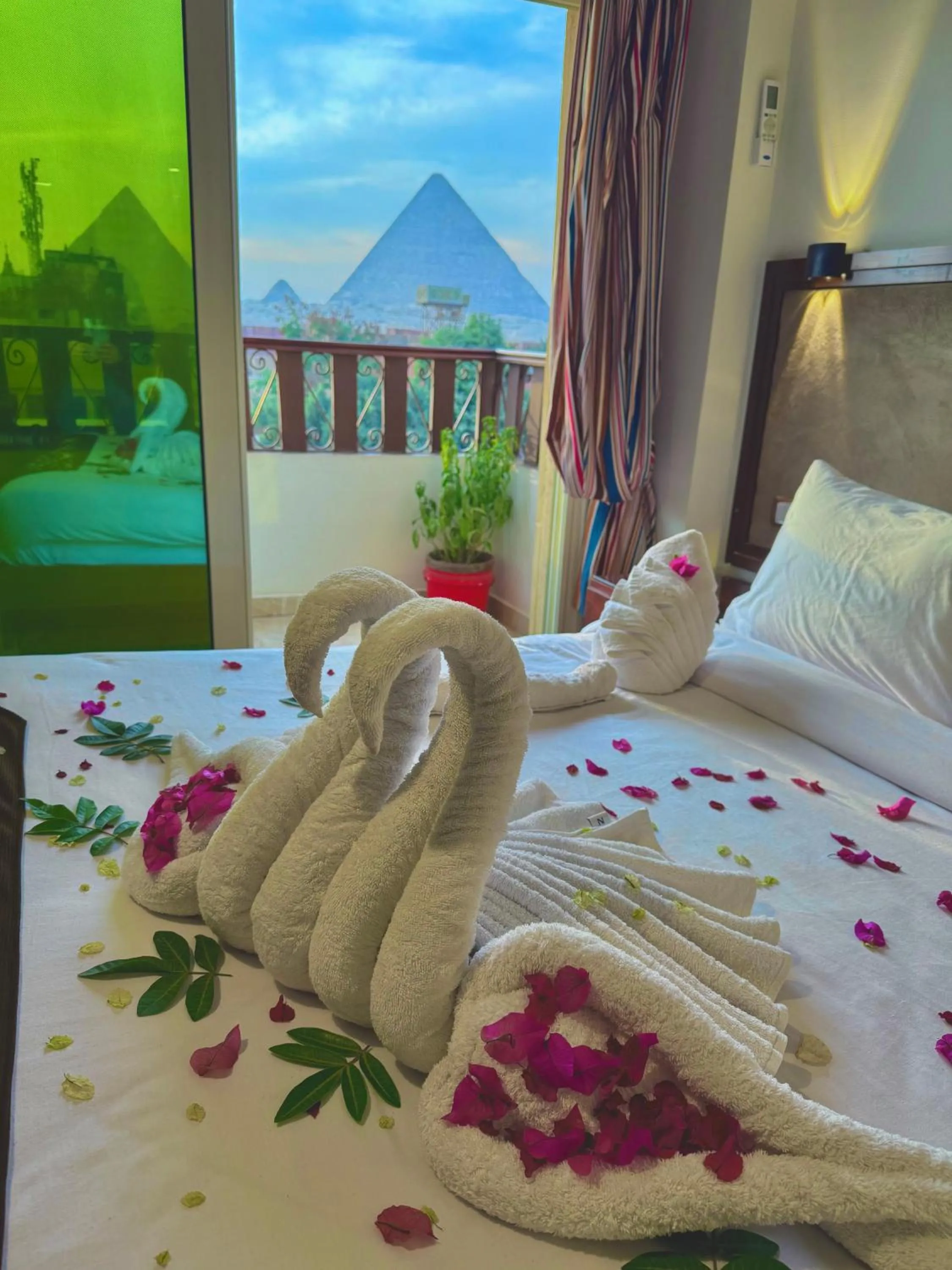 Bed in Flower Pyramids Inn