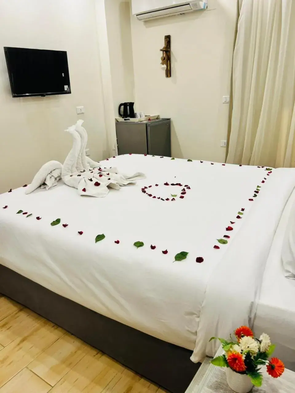 Economy Single Room in Flower Pyramids Inn Economy Single Room in Flower Pyramids Inn