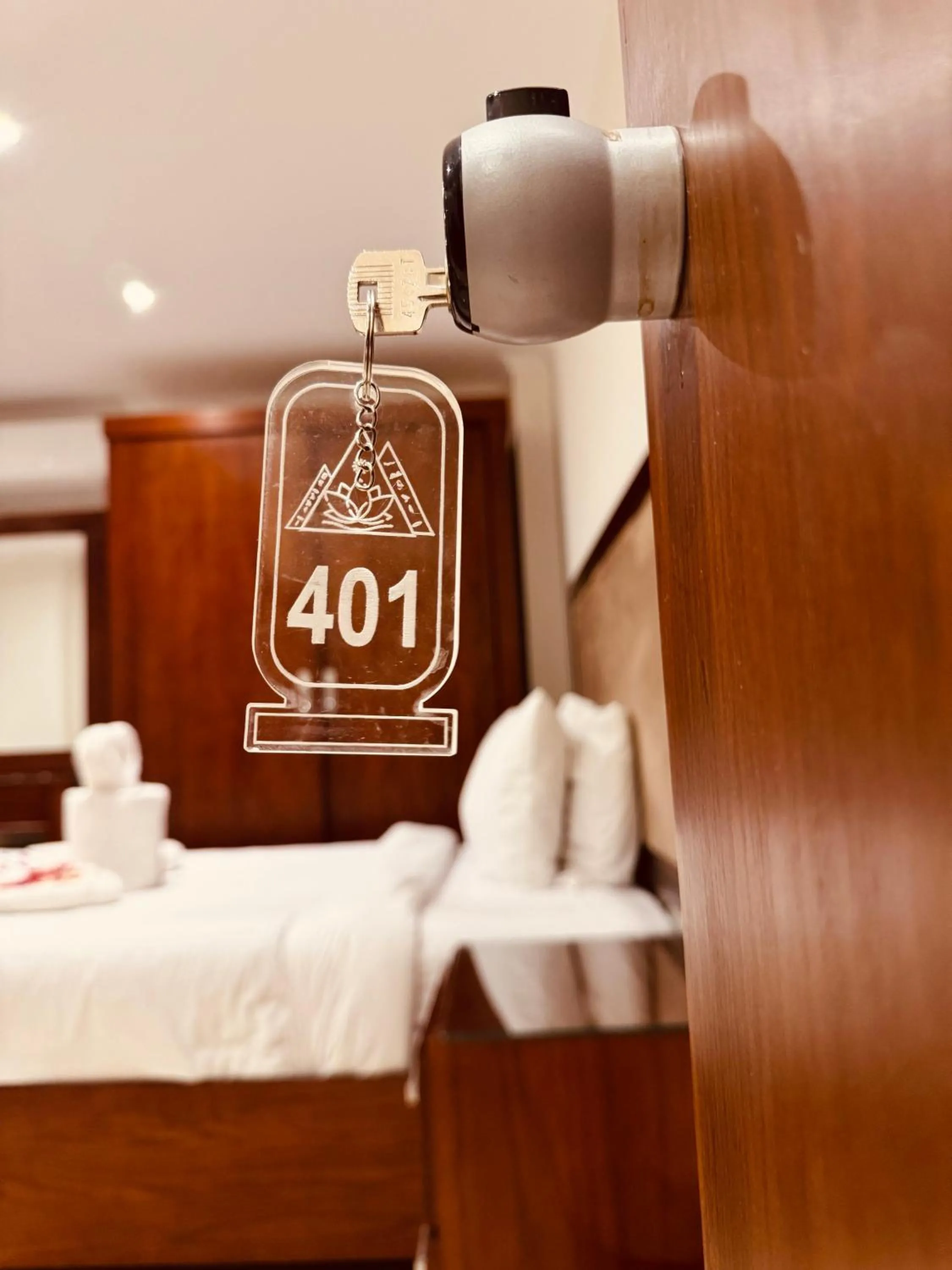 Logo/Certificate/Sign, Bed in Flower Pyramids Inn