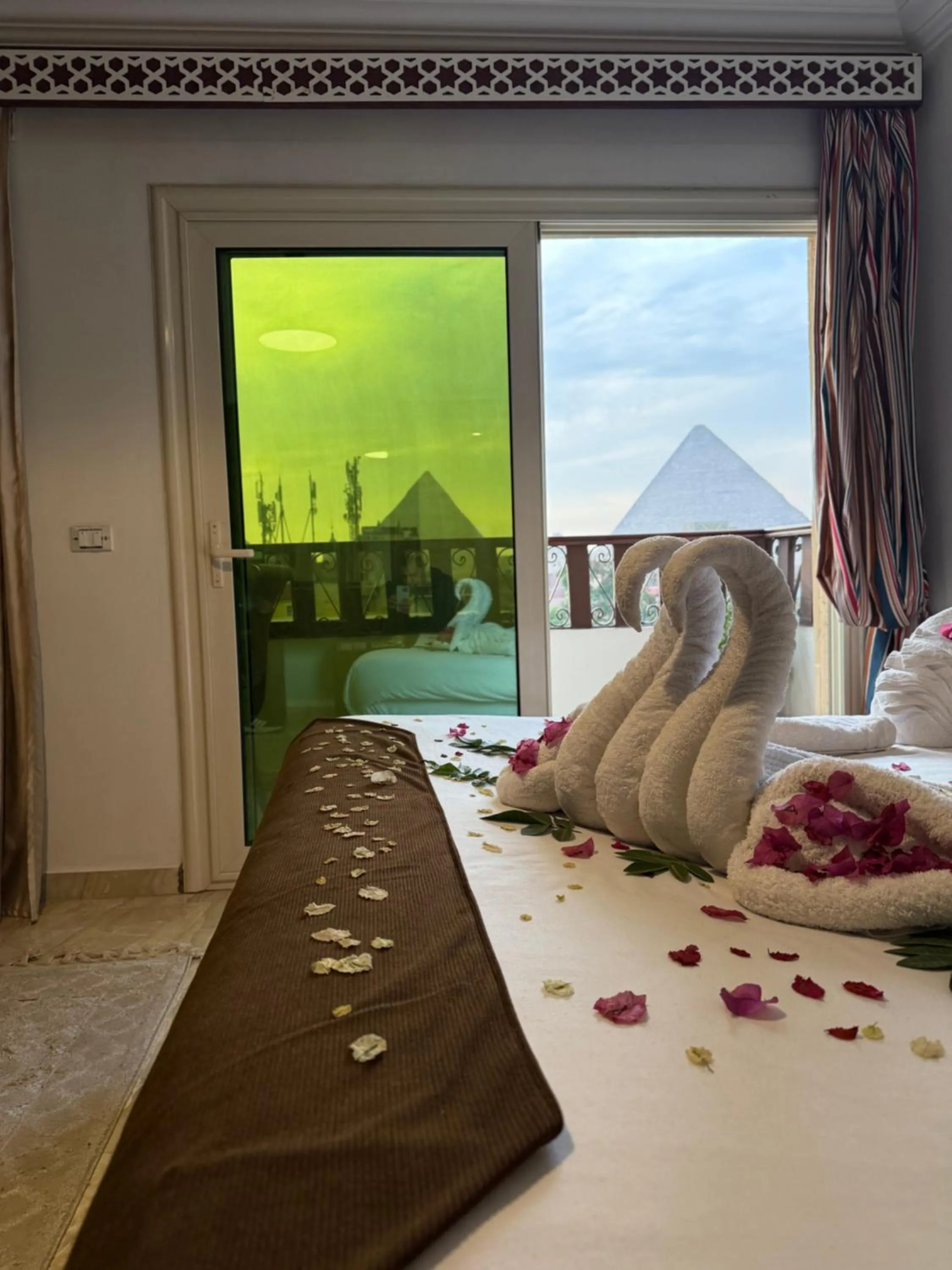 Bed in Flower Pyramids Inn