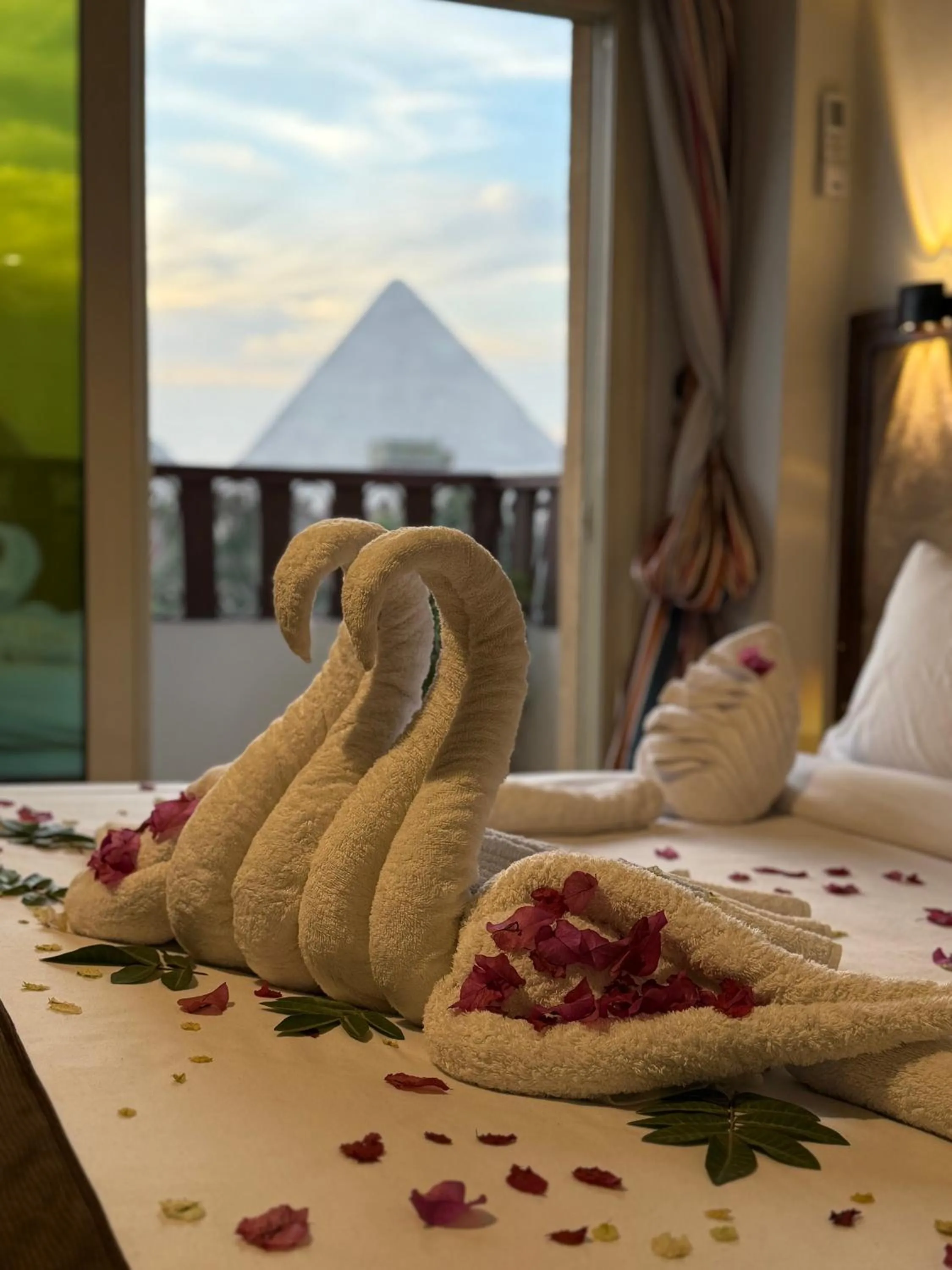 Bed in Flower Pyramids Inn