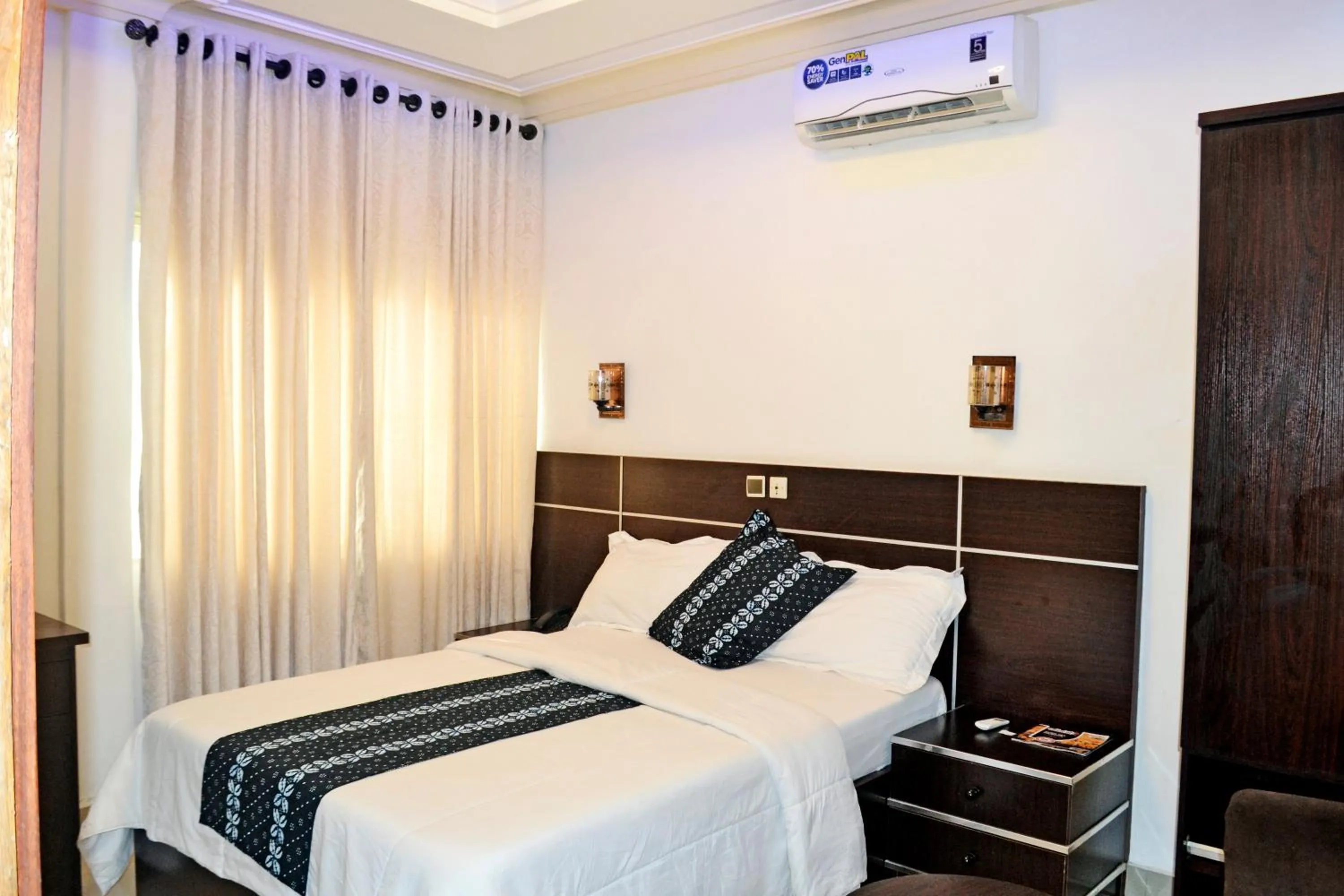 Bed in Beach Sand Hotel & Resort, Cotonou