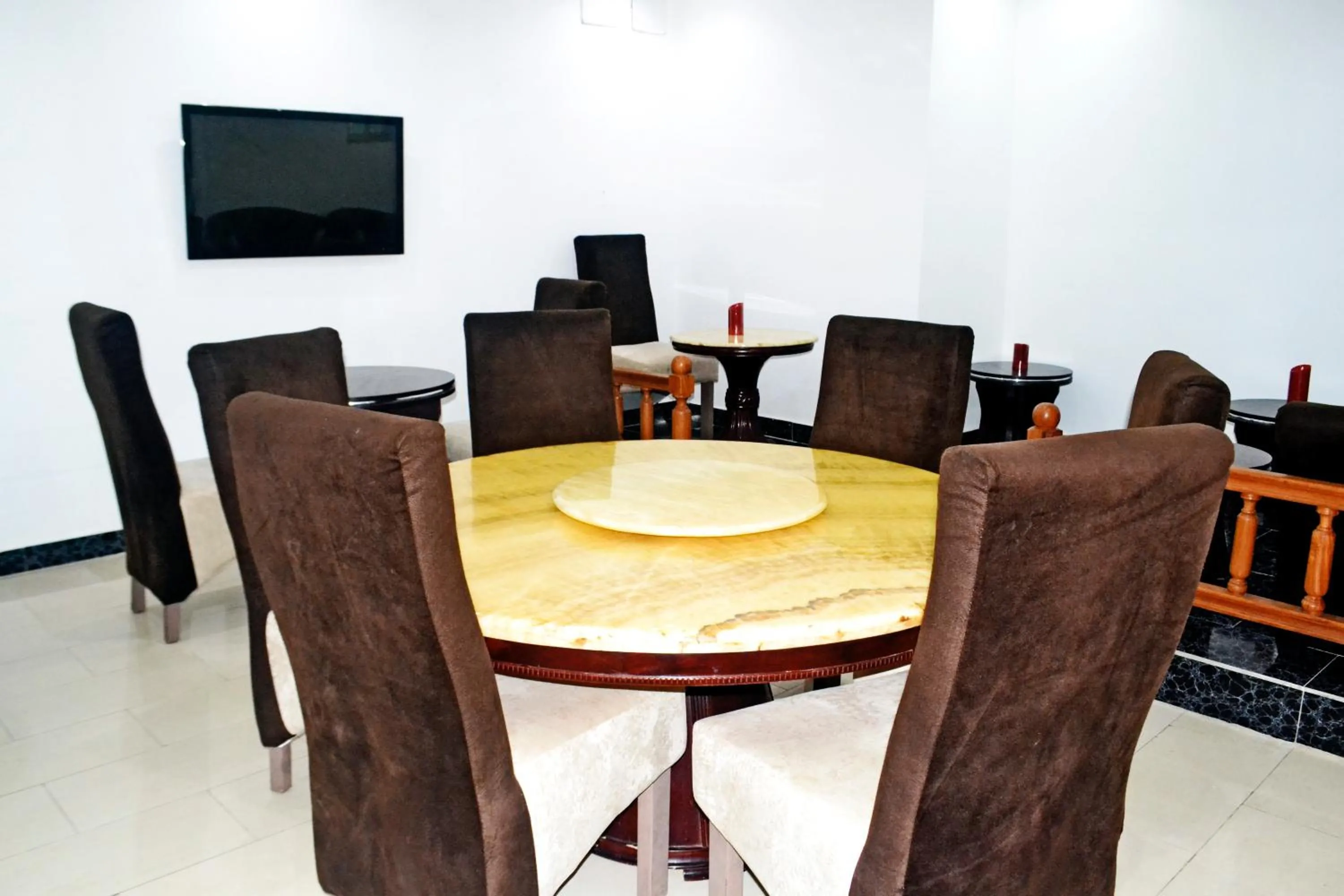 Dining area in Beach Sand Hotel & Resort, Cotonou