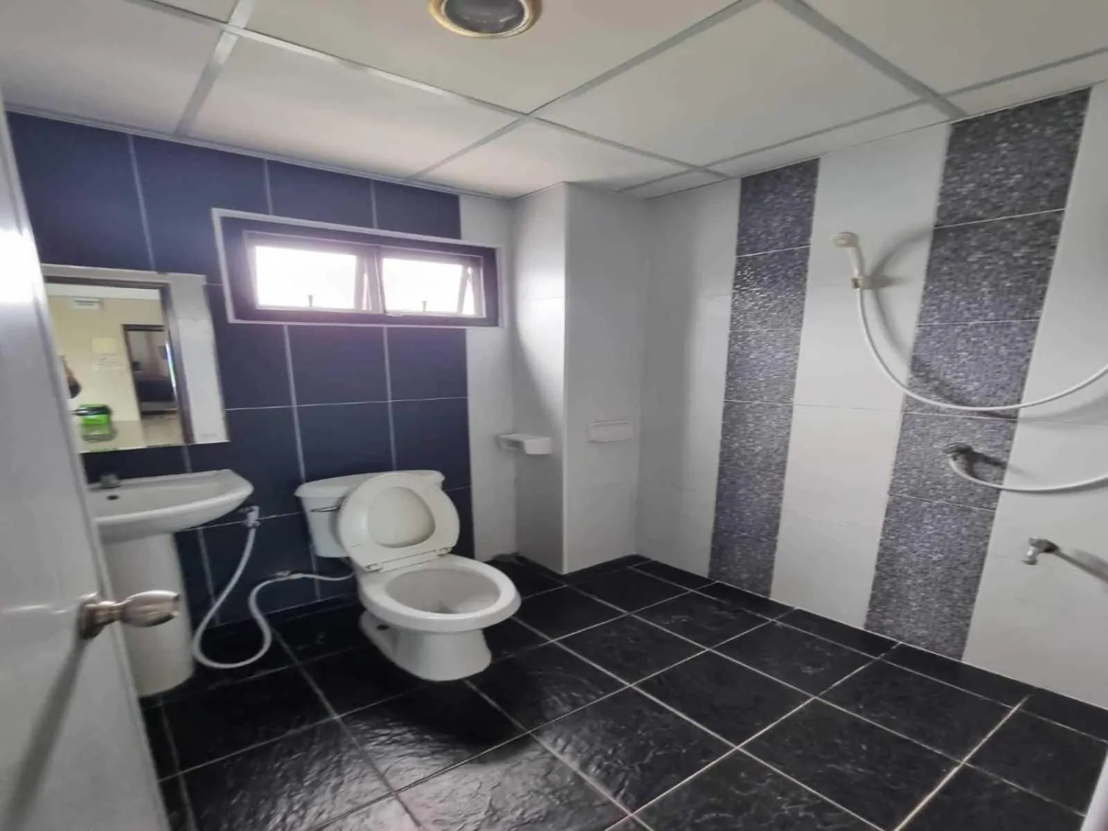 Bathroom in Ratchapruek DC Resort Angthong