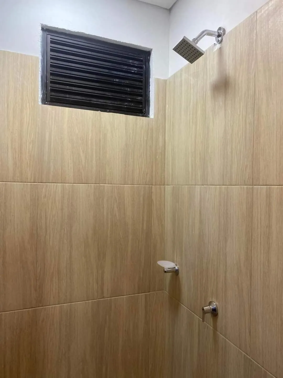 Shower in Hotel deluxe oasis de la colina boutique