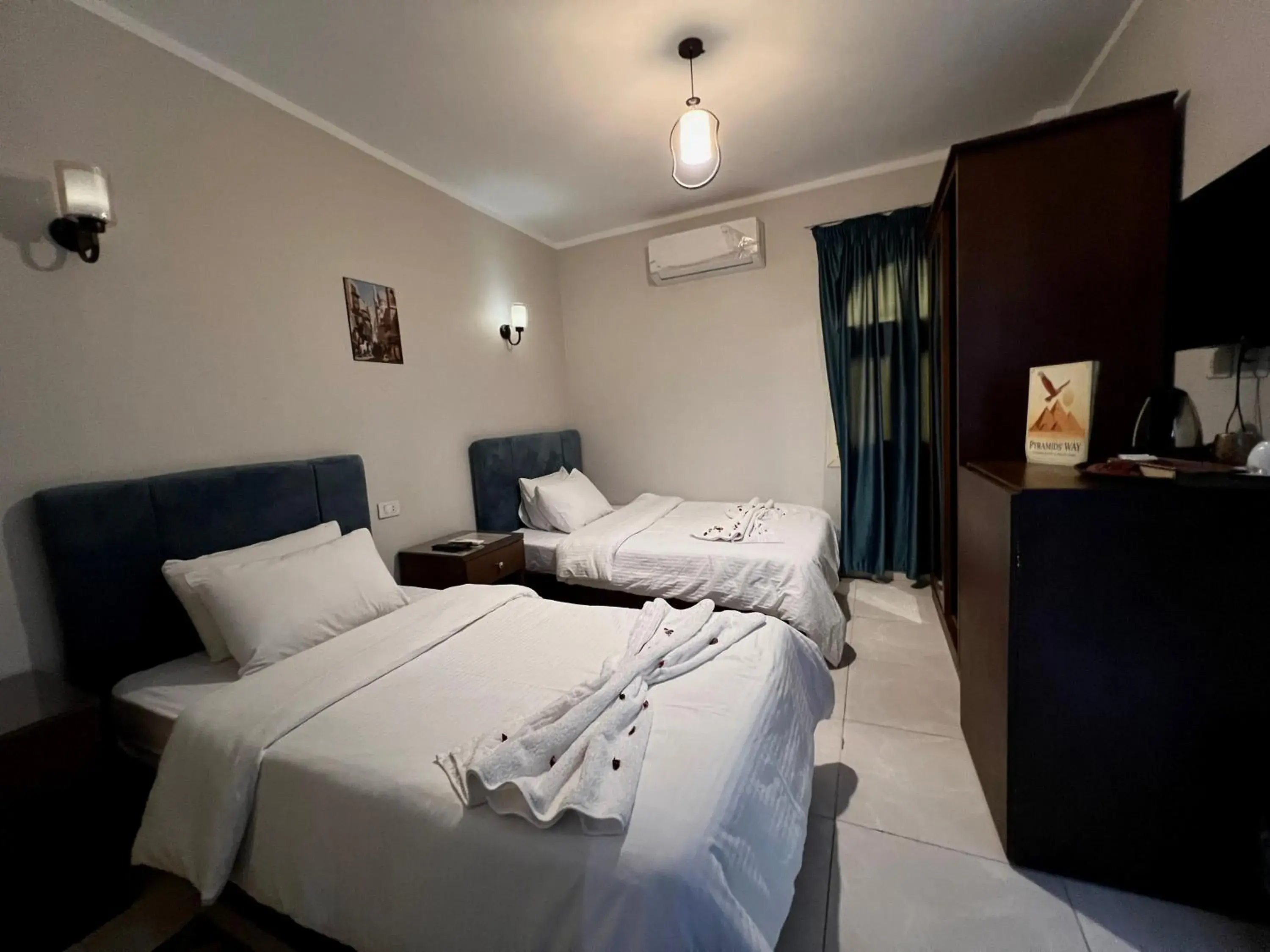 Deluxe Twin Room in Pyramids Way Inn Deluxe Twin Room in Pyramids Way Inn
