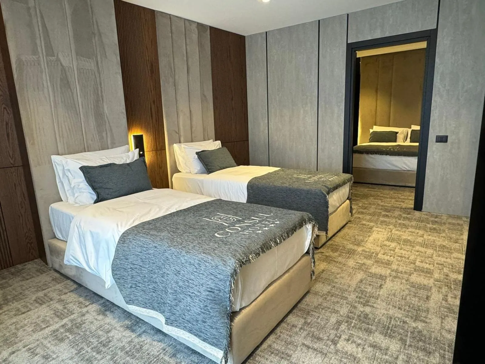 Photo of the whole room, Bed in Hotel Consul