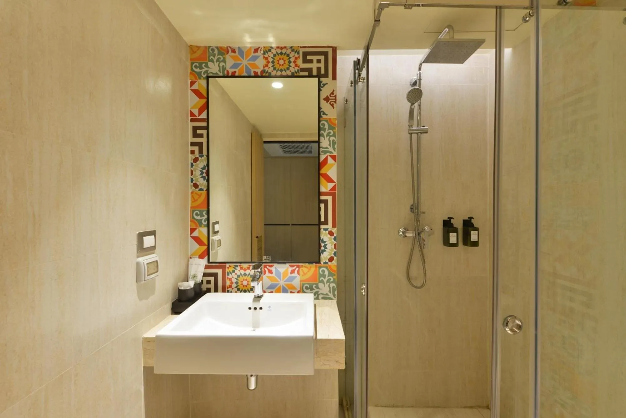 Shower in Kastel Bangkok Hotel