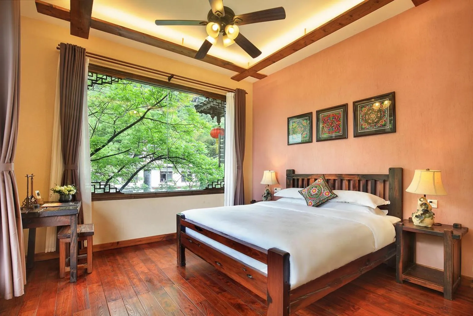 Bed in Yangshuo Mountain Nest Boutique Hotel