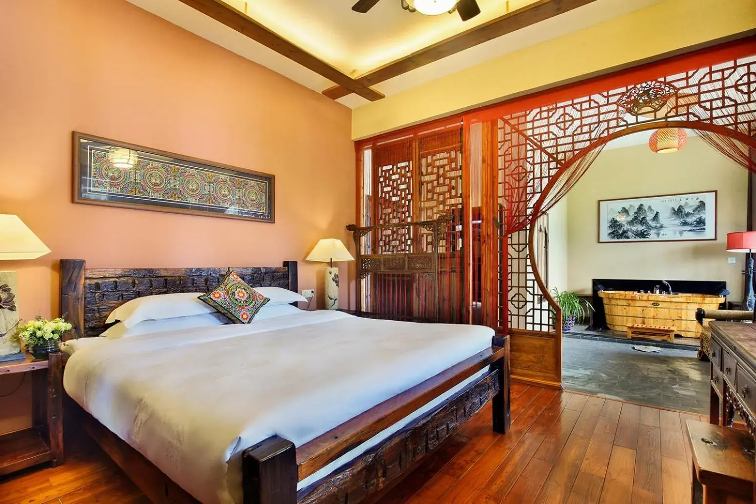 Superior King Bed Suite in Yangshuo Mountain Nest Boutique Hotel Superior King Bed Suite in Yangshuo Mountain Nest Boutique Hotel