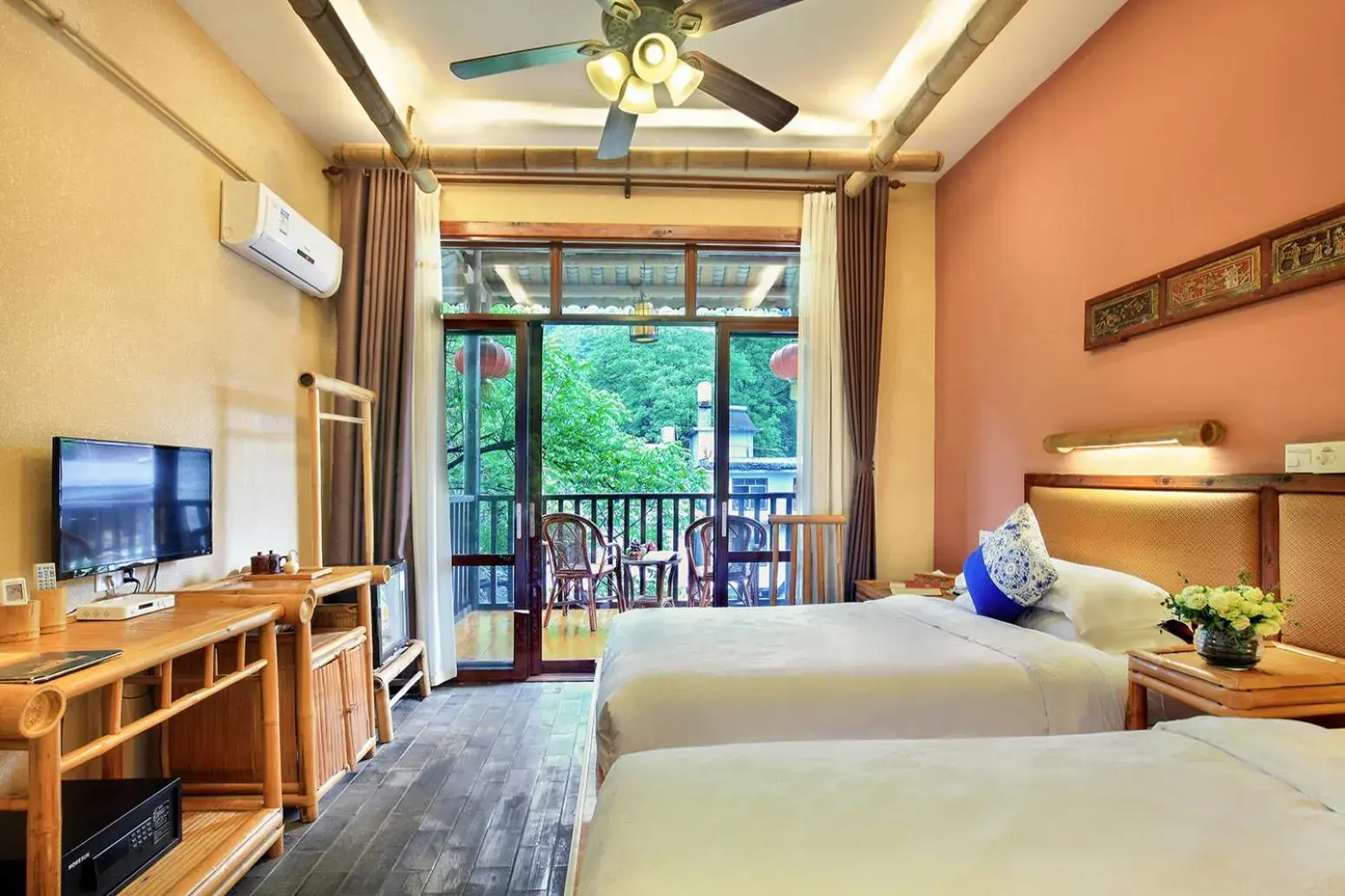 Twin Room in Yangshuo Mountain Nest Boutique Hotel Twin Room in Yangshuo Mountain Nest Boutique Hotel
