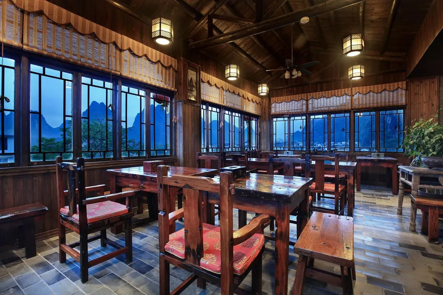 Restaurant/places to eat in Yangshuo Mountain Nest Boutique Hotel Restaurant/places to eat in Yangshuo Mountain Nest Boutique Hotel