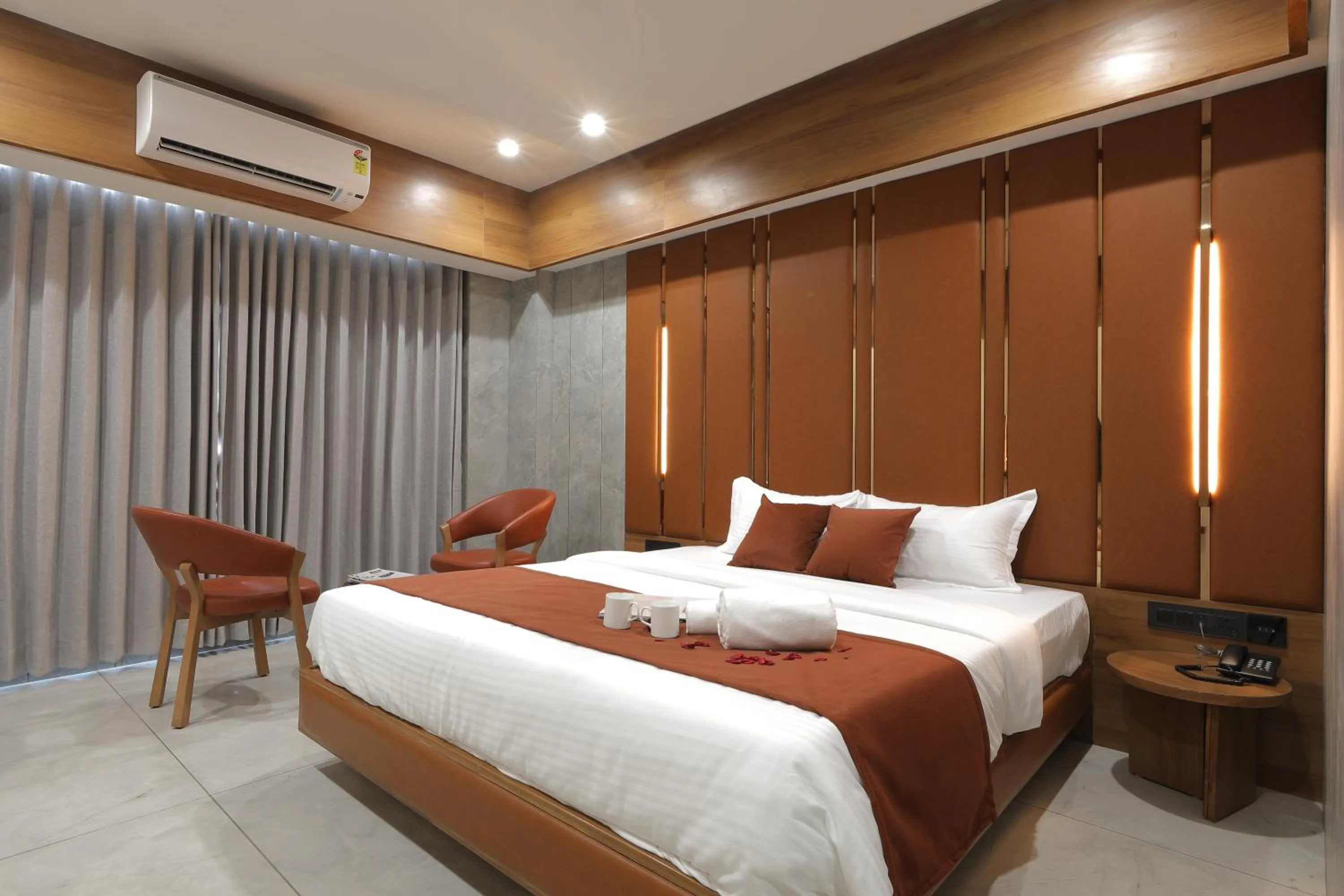 Bedroom, Bed in Plenteous Inn