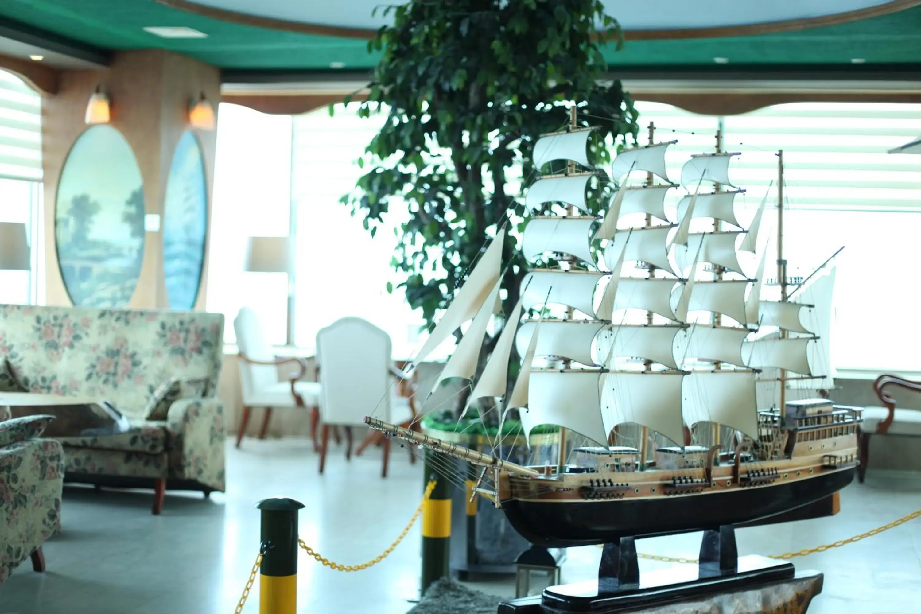 Lounge or bar in Benikea Hotel Mountain & Ocean Daepohang Lounge or bar in Benikea Hotel Mountain & Ocean Daepohang