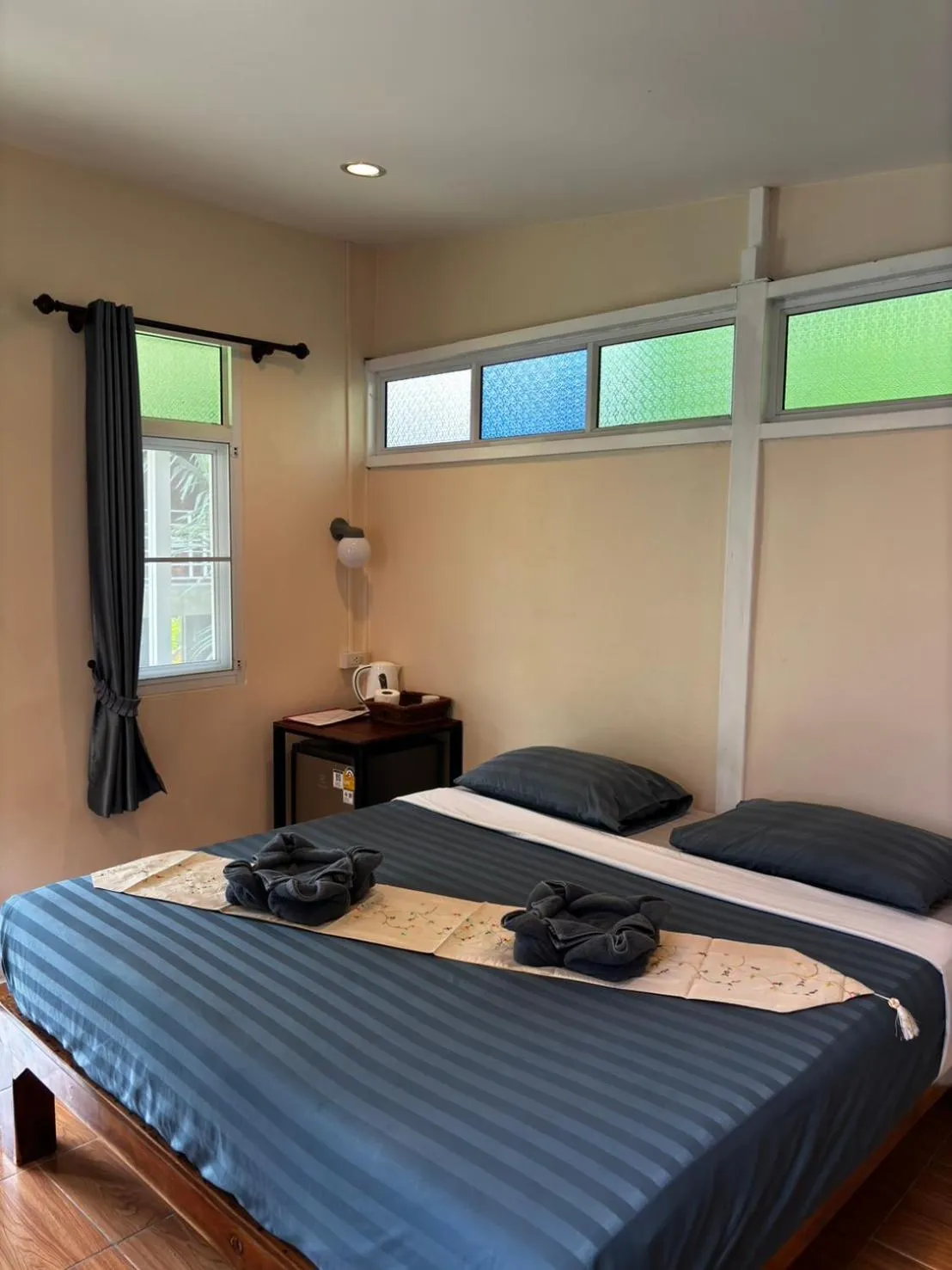 Bed in Khao Sok Jungle Huts Resort