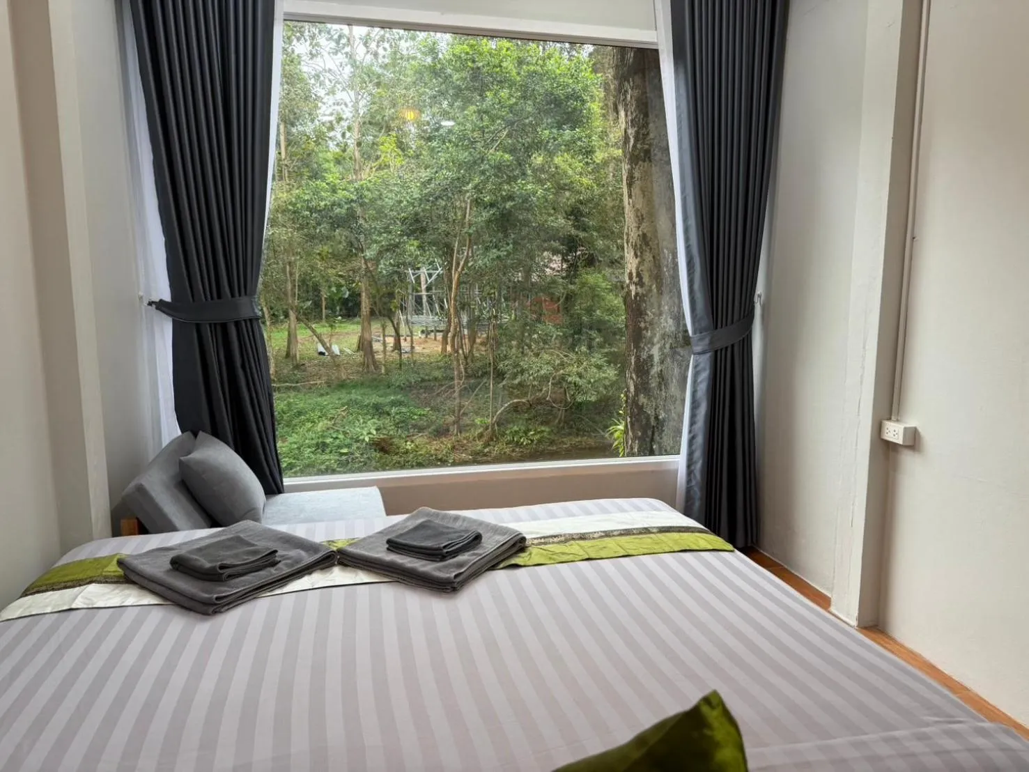 Bedroom, Bed in Khao Sok Jungle Huts Resort