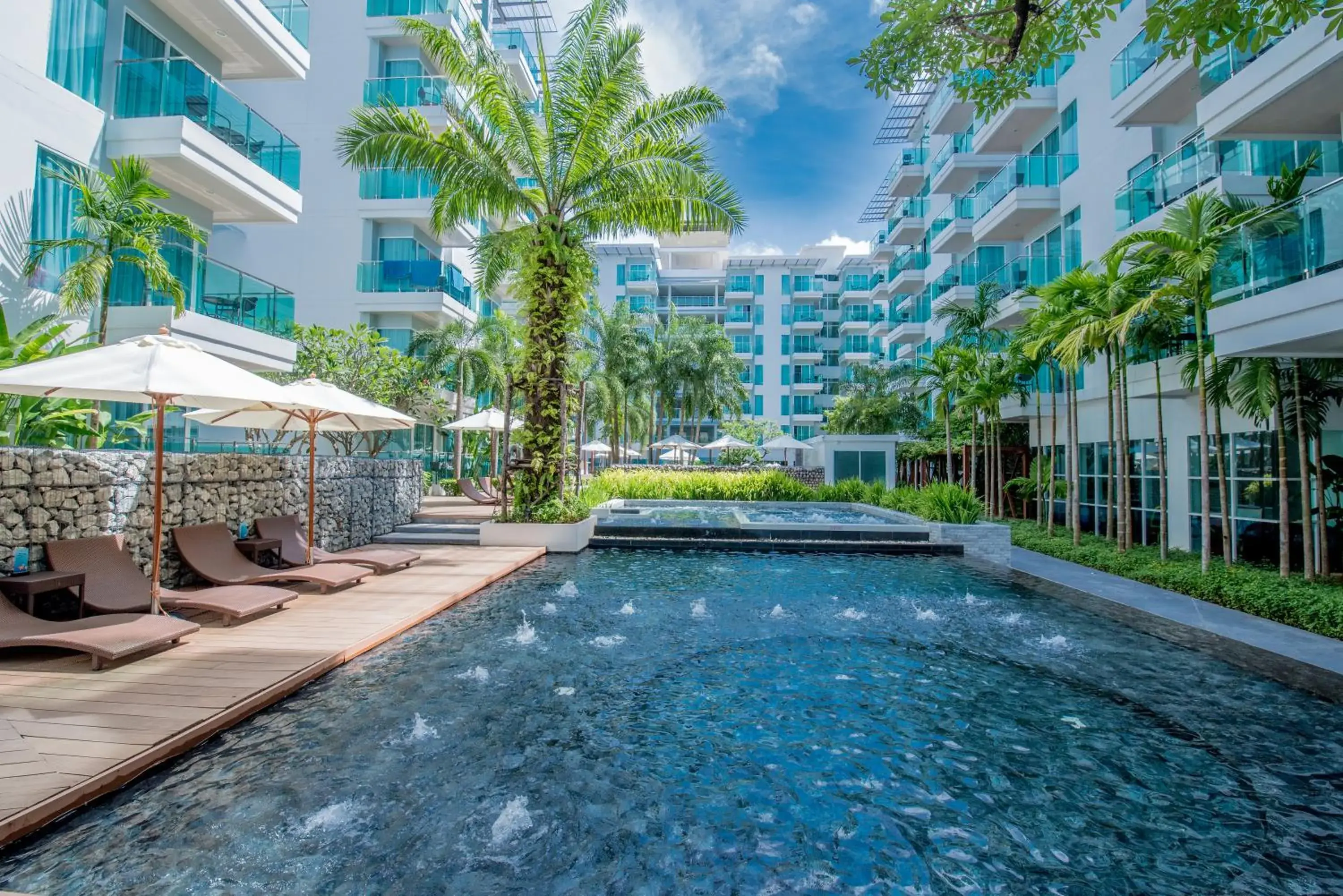 Swimming pool in Fishermens Harbour Urban Resort - SHA Extra Plus Swimming pool in Fishermens Harbour Urban Resort - SHA Extra Plus