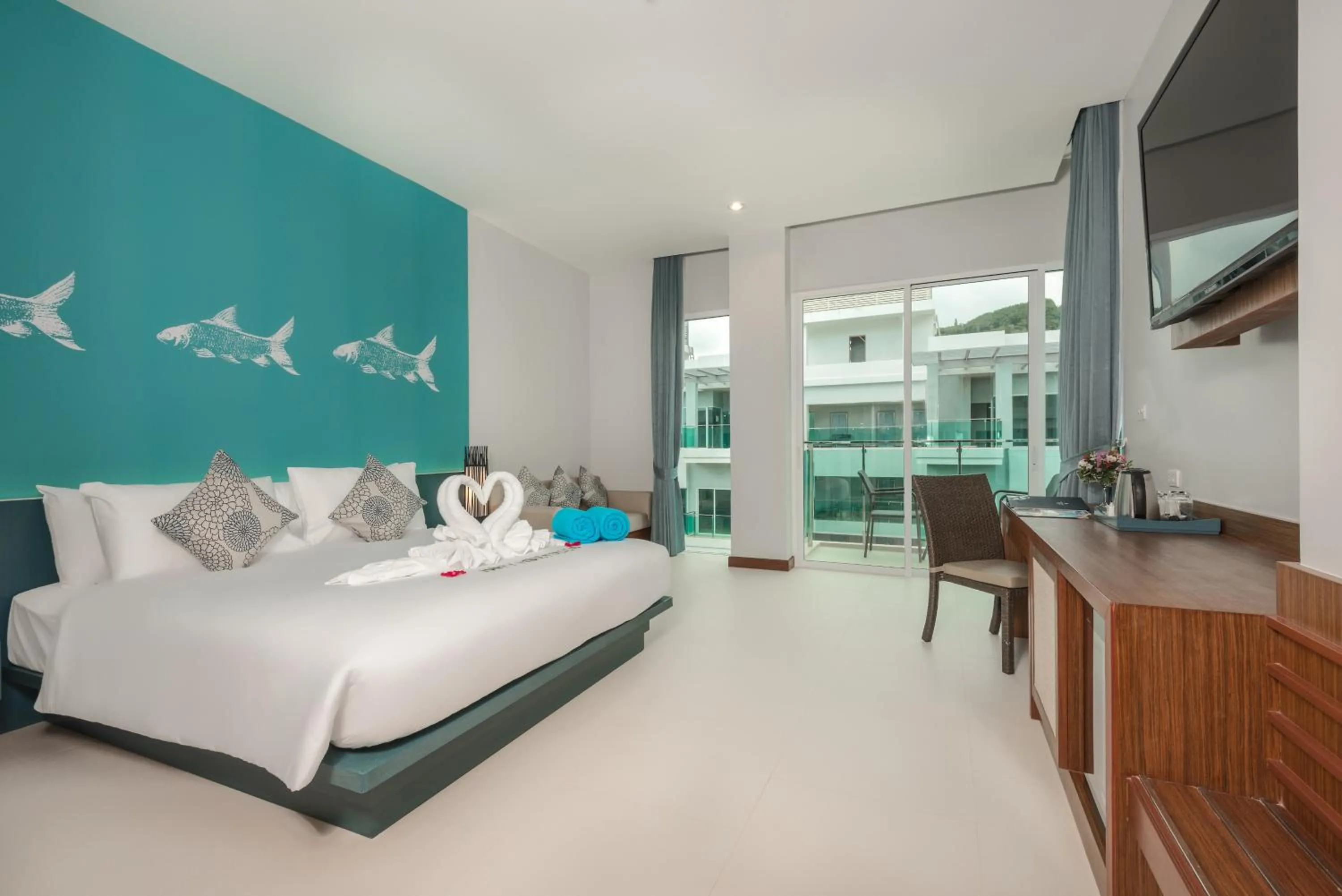 Shower, Bed in Fishermens Harbour Urban Resort - SHA Extra Plus