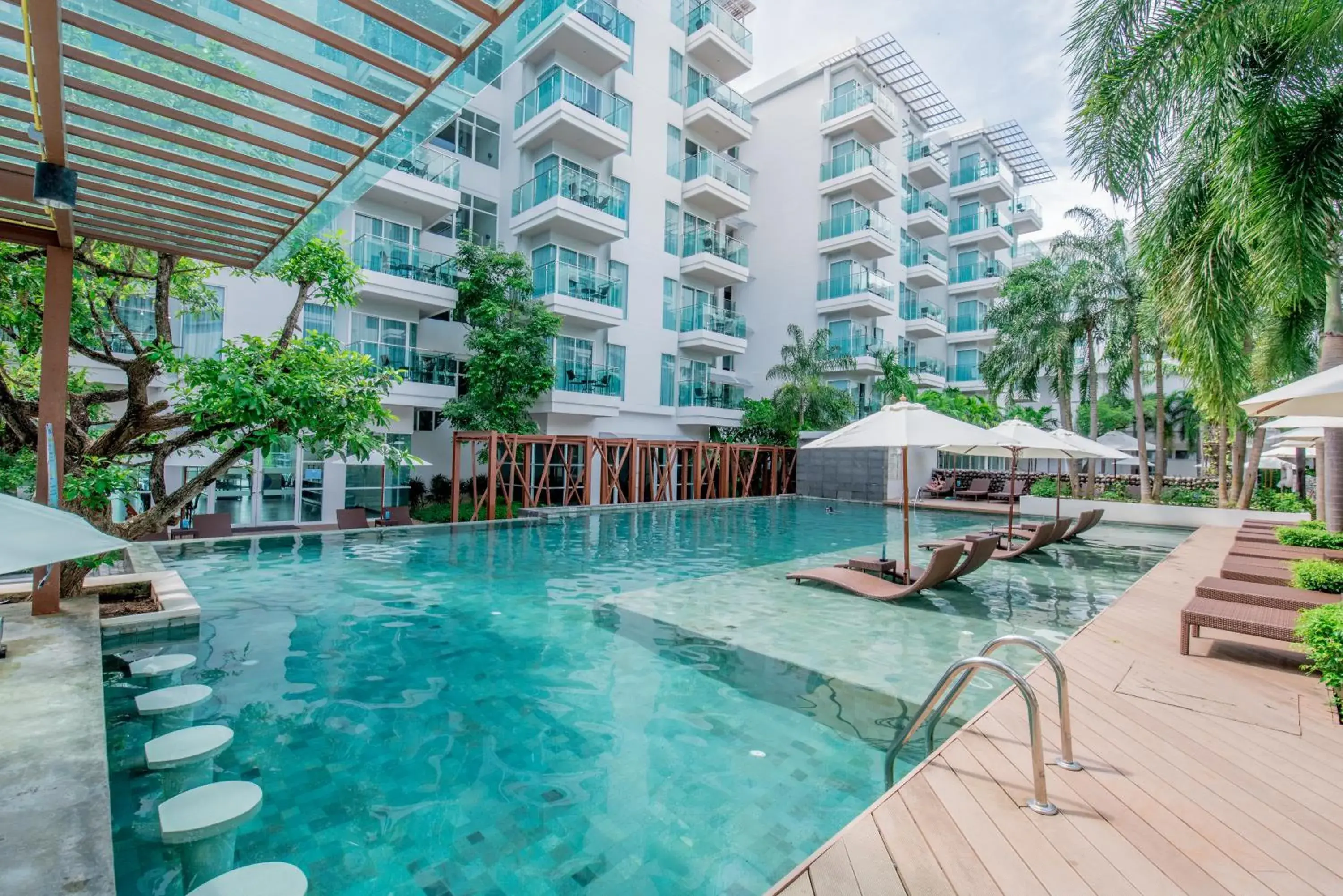 Swimming pool in Fishermens Harbour Urban Resort - SHA Extra Plus Swimming pool in Fishermens Harbour Urban Resort - SHA Extra Plus
