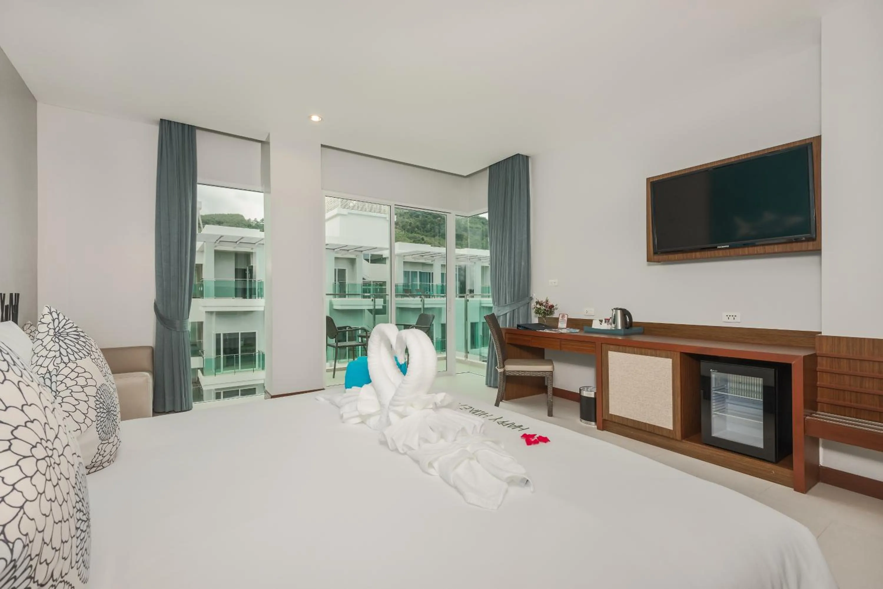 Property building, Bed in Fishermens Harbour Urban Resort - SHA Extra Plus